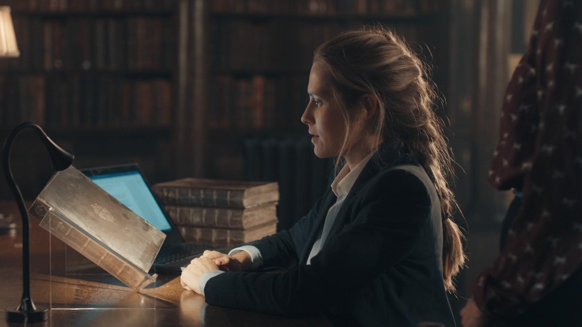 A_Discovery_of_Witches_S01E01_1080p_ATP_1269.jpg