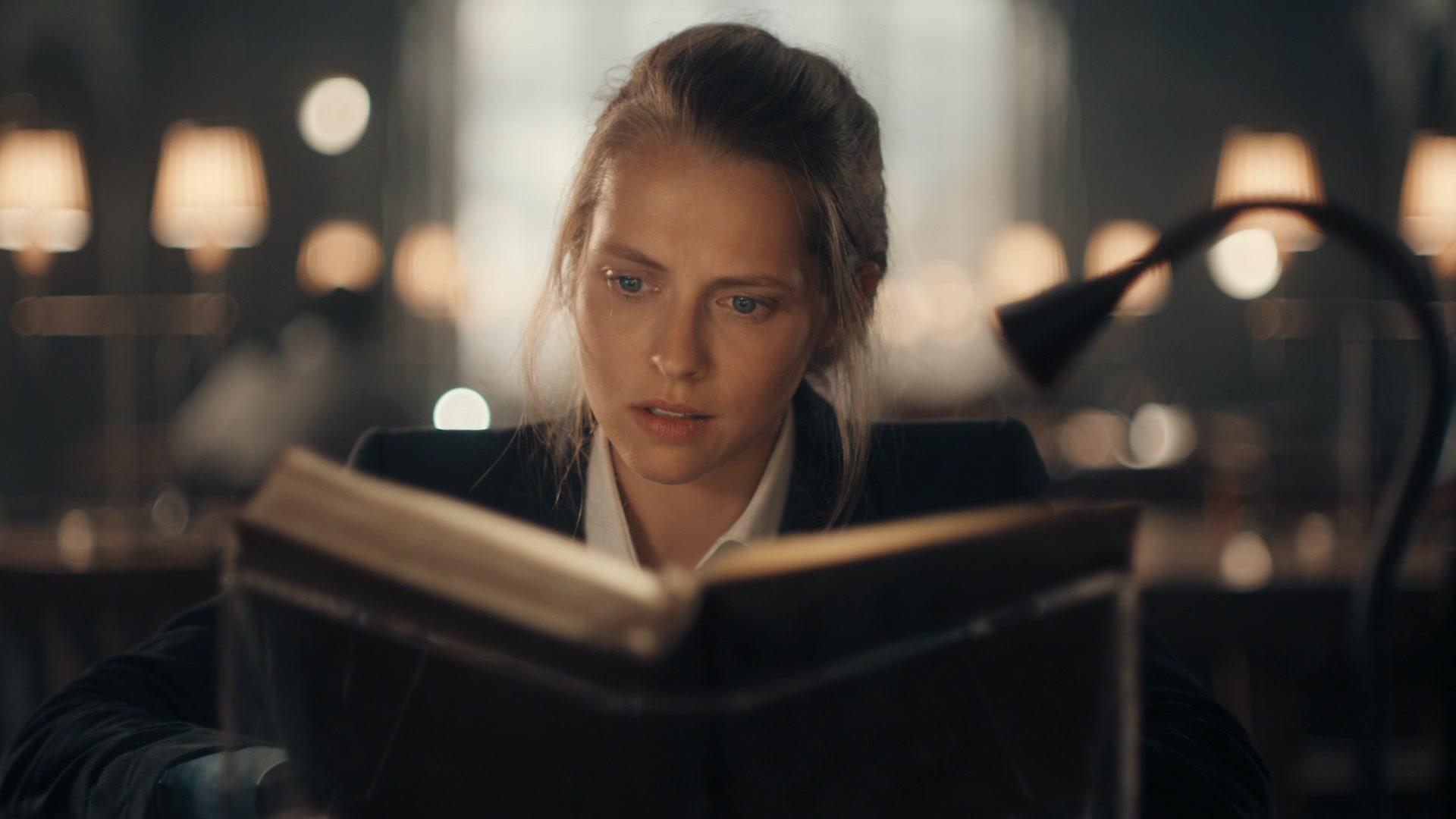 A_Discovery_of_Witches_S01E01_1080p_ATP_1401.jpg