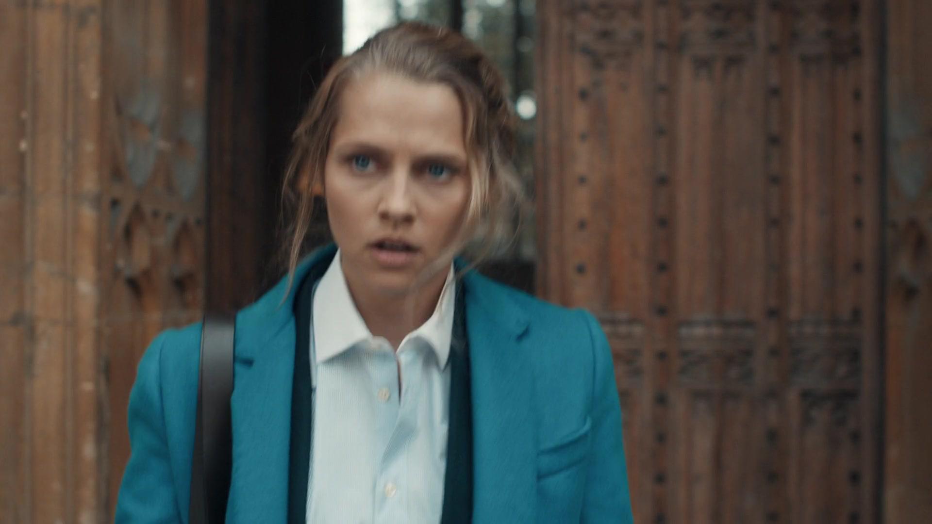 A_Discovery_of_Witches_S01E01_1080p_ATP_1855.jpg