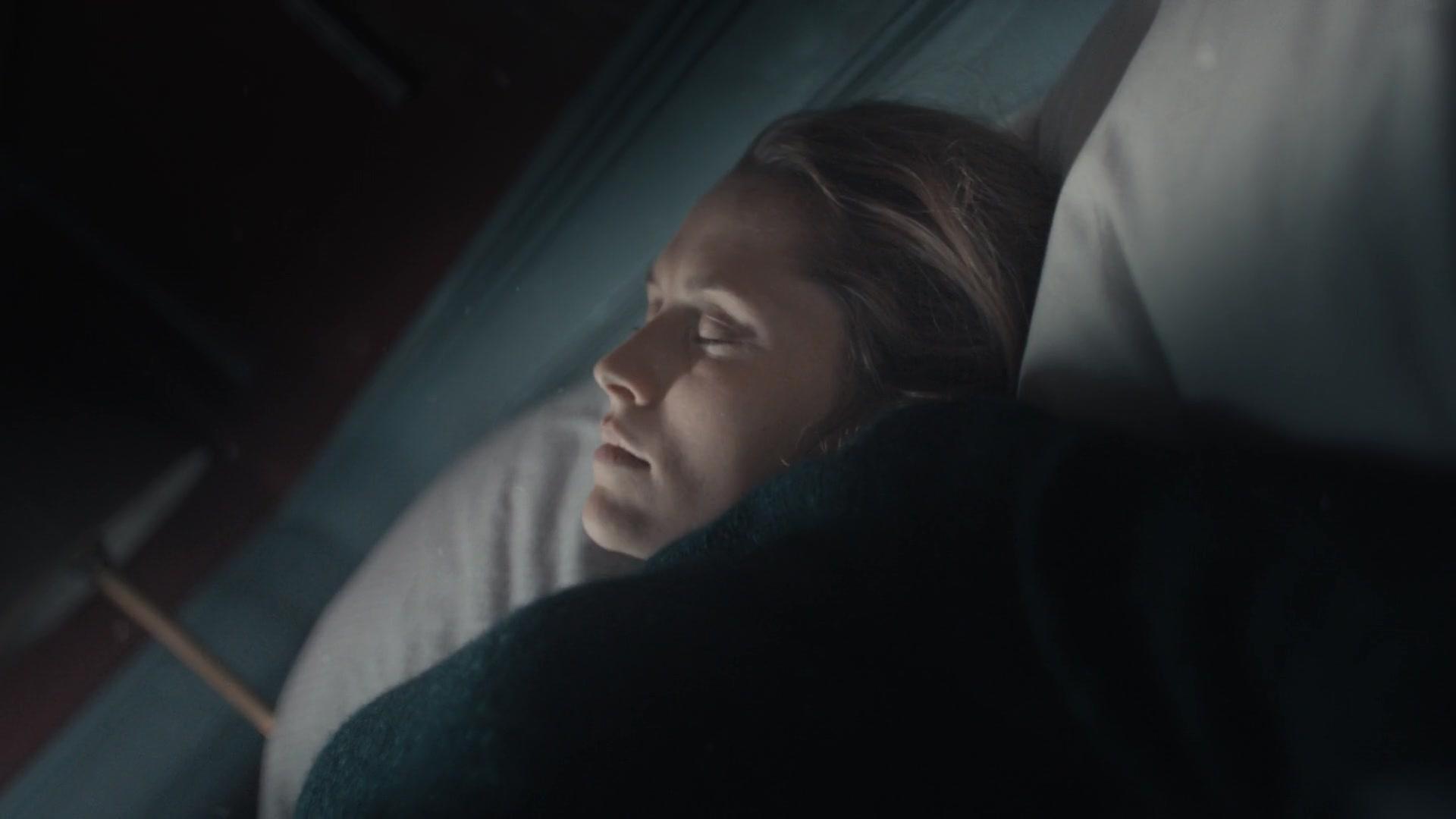 A_Discovery_of_Witches_S01E01_1080p_ATP_2518.jpg A_Discovery_of_Witches_S01E01_1080p_ATP_2518.jpg