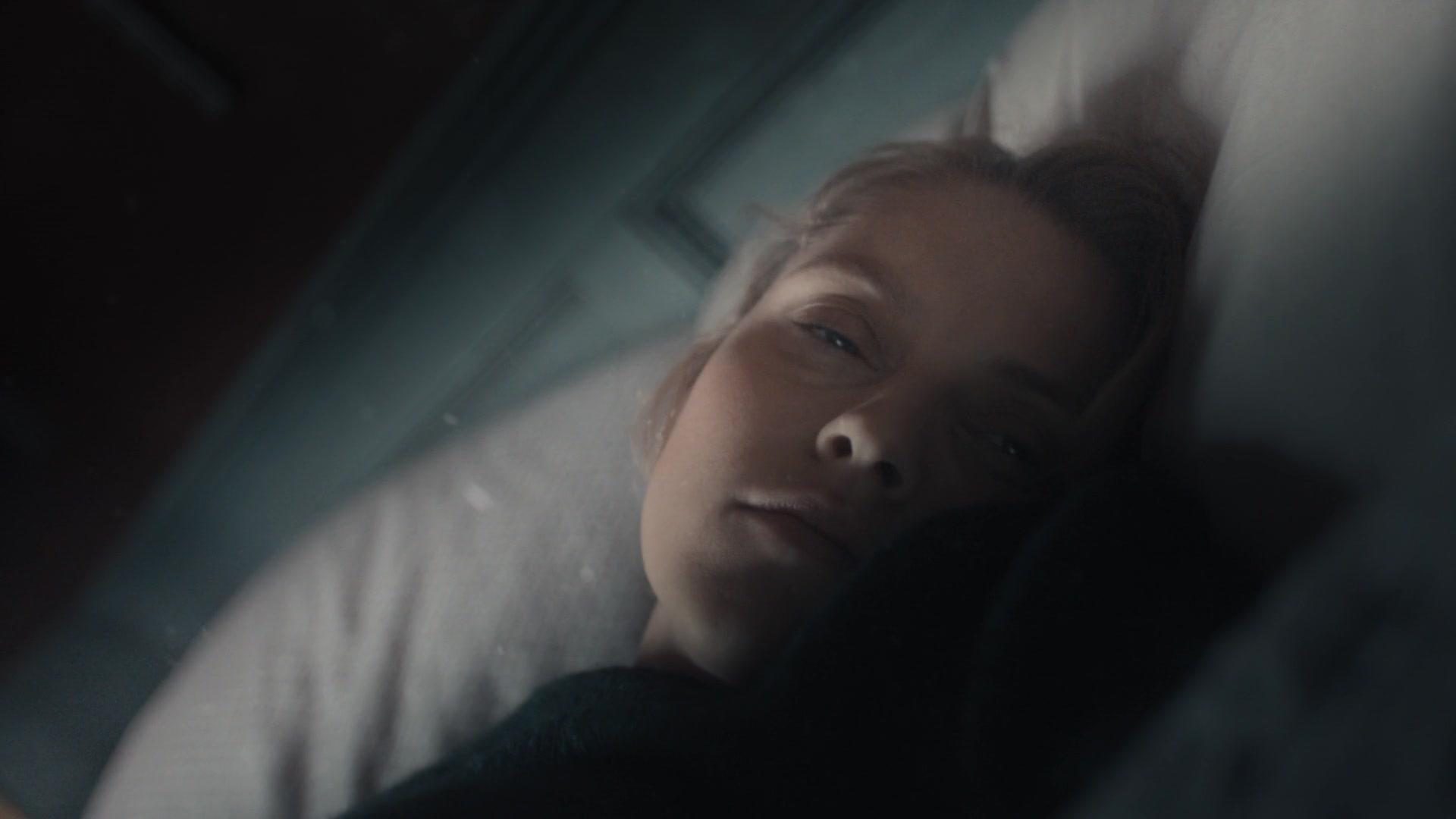 A_Discovery_of_Witches_S01E01_1080p_ATP_2522.jpg A_Discovery_of_Witches_S01E01_1080p_ATP_2522.jpg