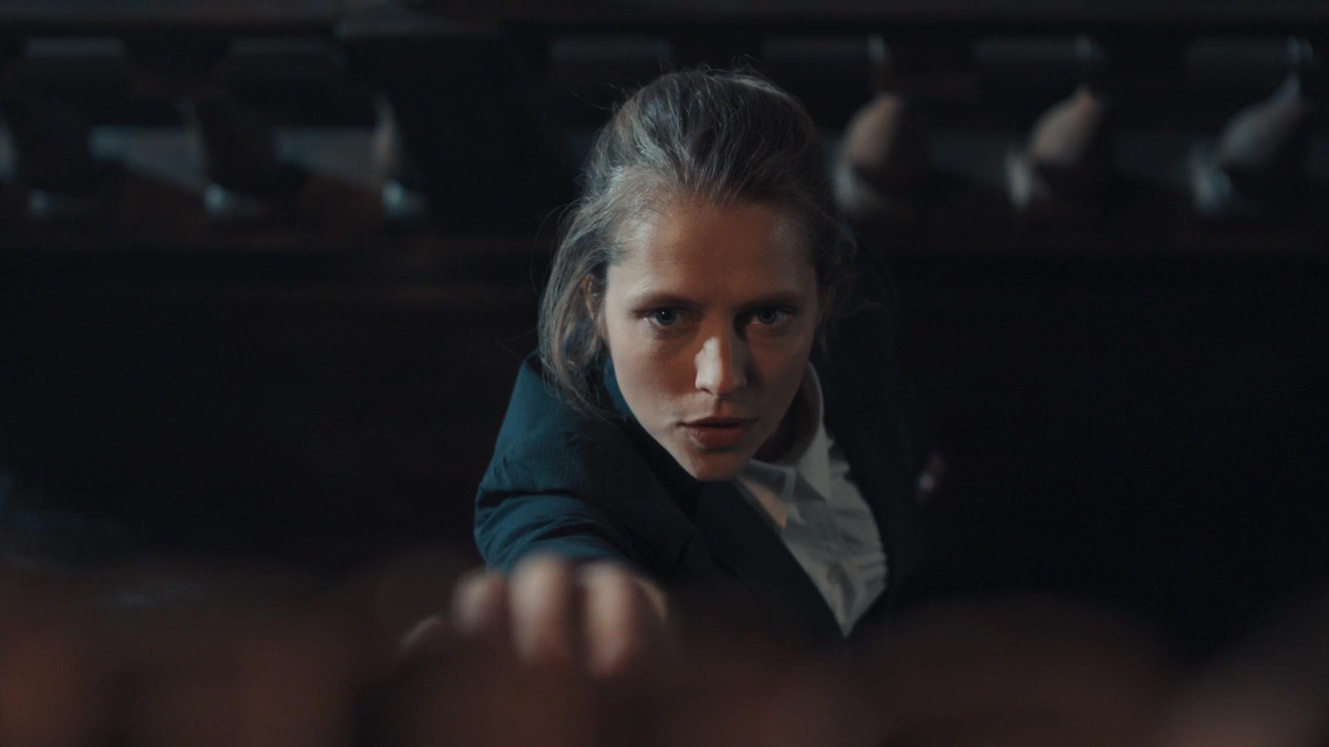 A_Discovery_of_Witches_S01E01_1080p_ATP_3613.jpg A_Discovery_of_Witches_S01E01_1080p_ATP_3613.jpg