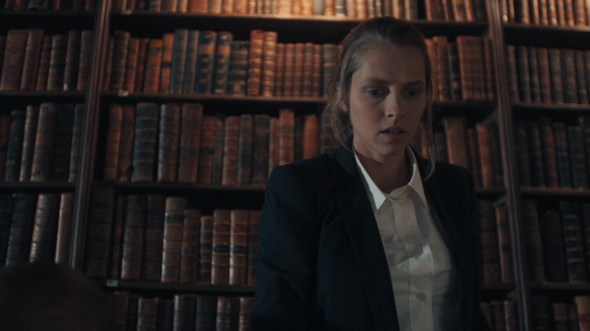 A_Discovery_of_Witches_S01E01_1080p_ATP_3626.jpg A_Discovery_of_Witches_S01E01_1080p_ATP_3626.jpg