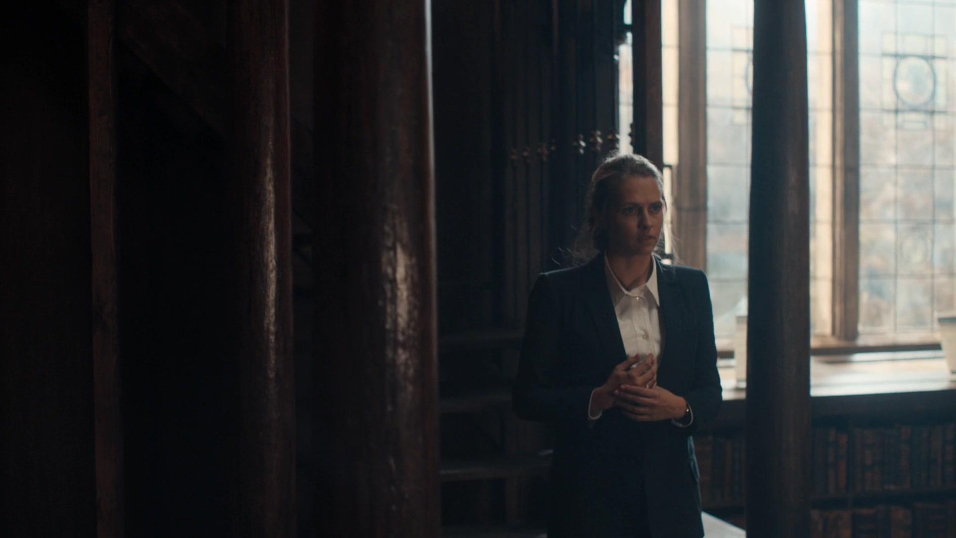 A_Discovery_of_Witches_S01E01_1080p_ATP_3674.jpg