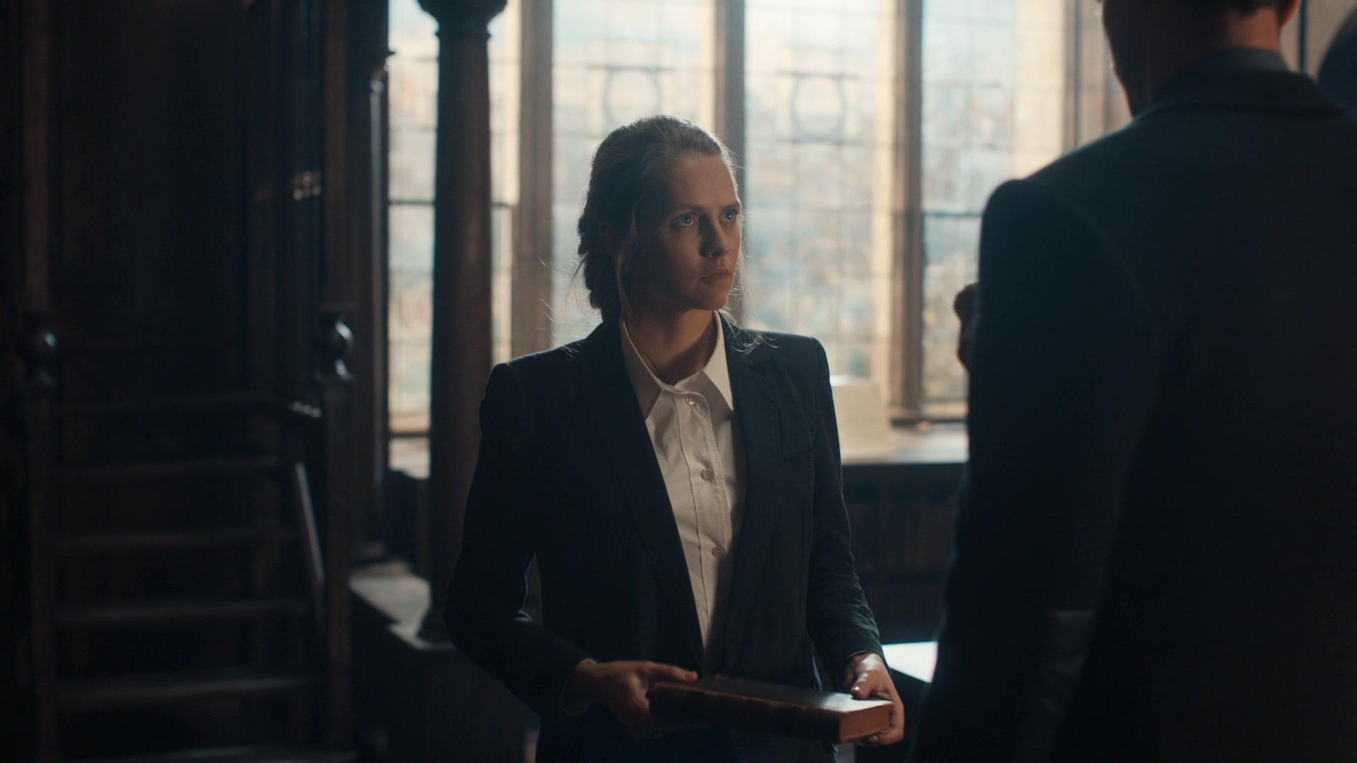 A_Discovery_of_Witches_S01E01_1080p_ATP_3718.jpg