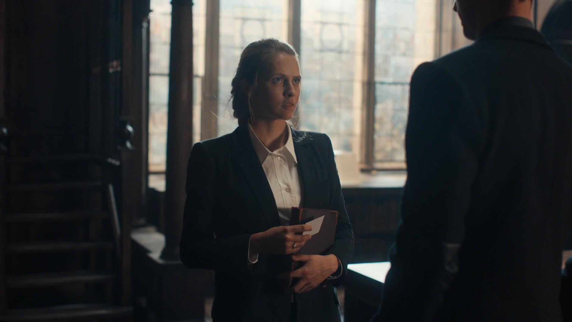 A_Discovery_of_Witches_S01E01_1080p_ATP_3753.jpg