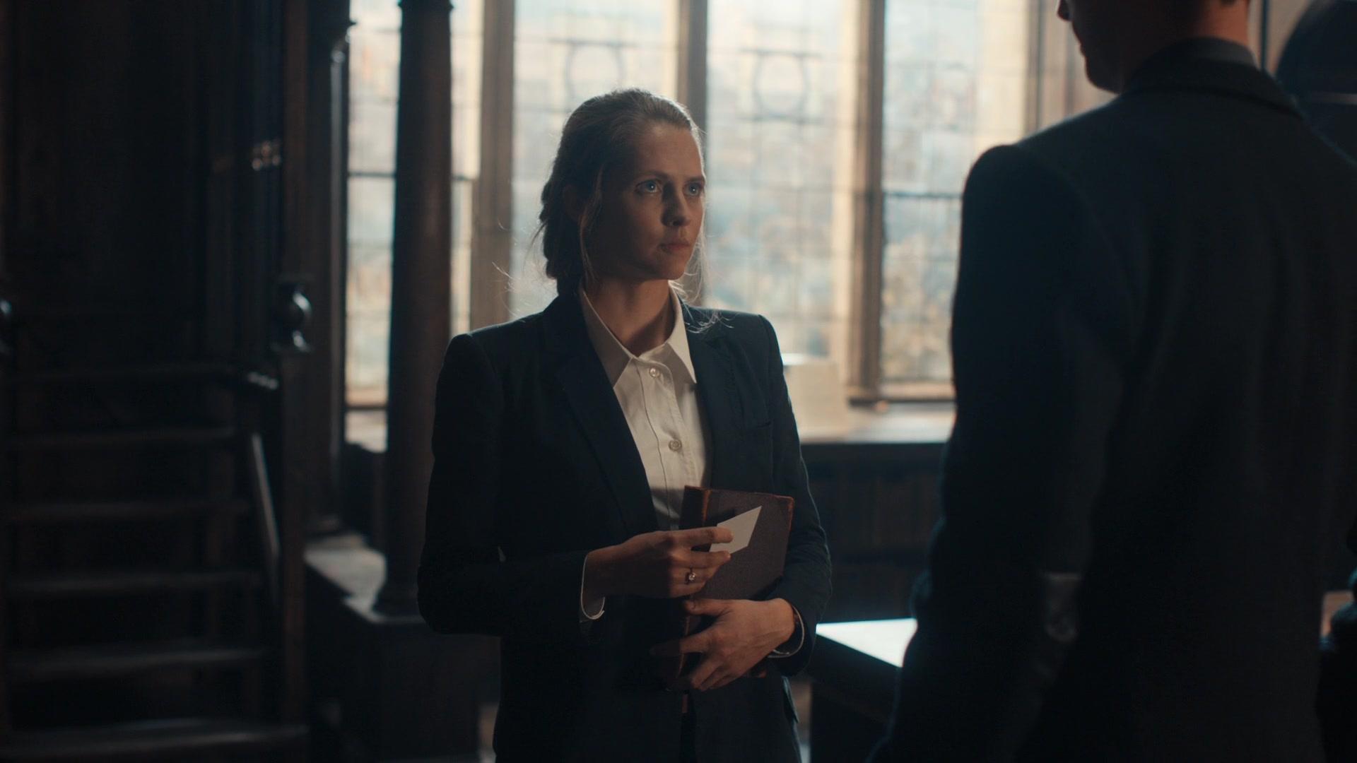 A_Discovery_of_Witches_S01E01_1080p_ATP_3755.jpg