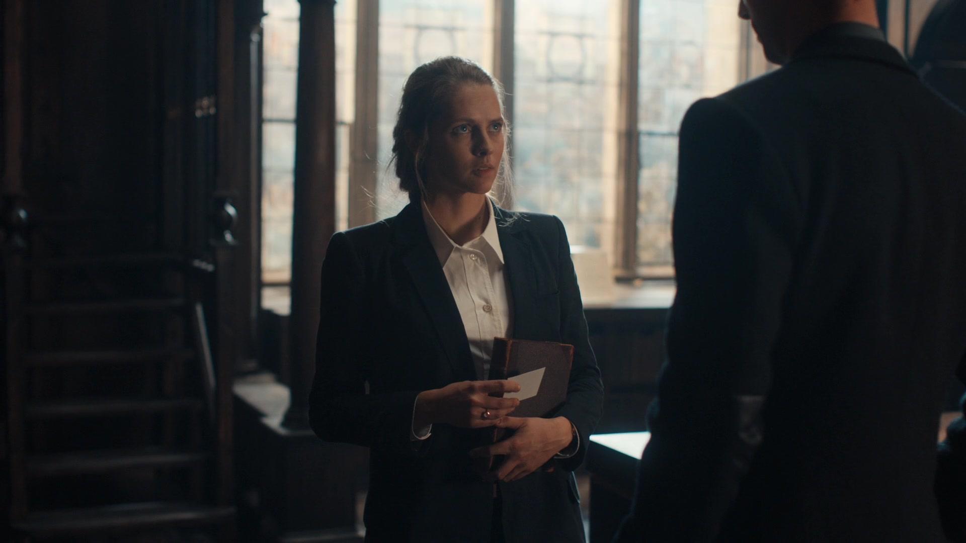 A_Discovery_of_Witches_S01E01_1080p_ATP_3795.jpg