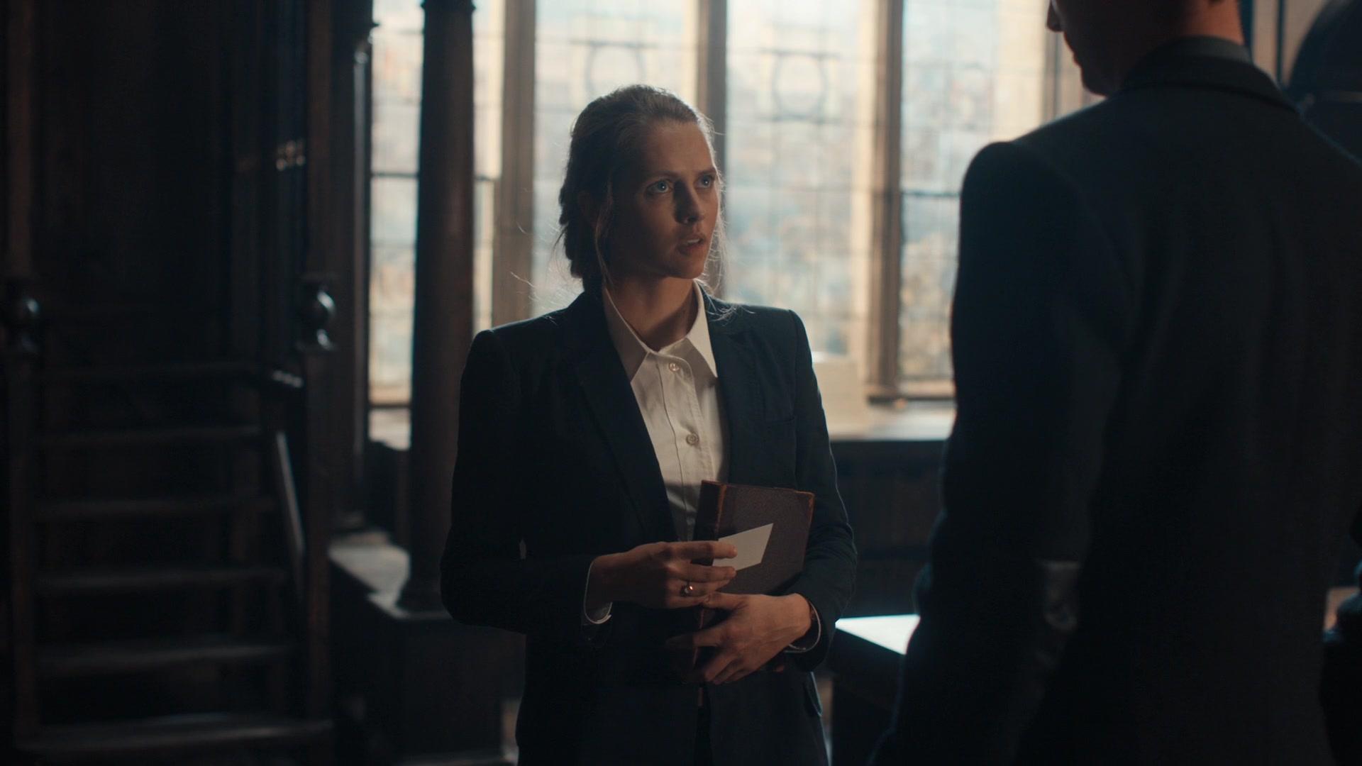 A_Discovery_of_Witches_S01E01_1080p_ATP_3798.jpg
