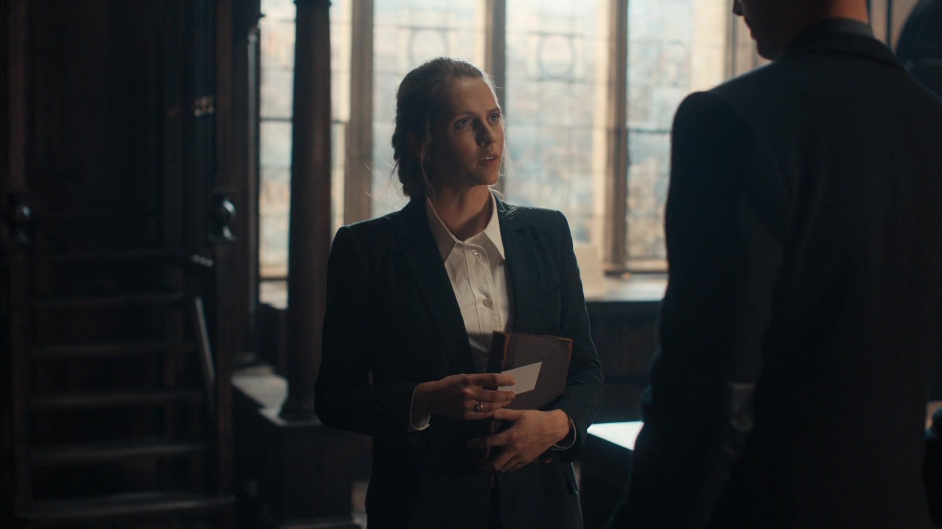 A_Discovery_of_Witches_S01E01_1080p_ATP_3801.jpg