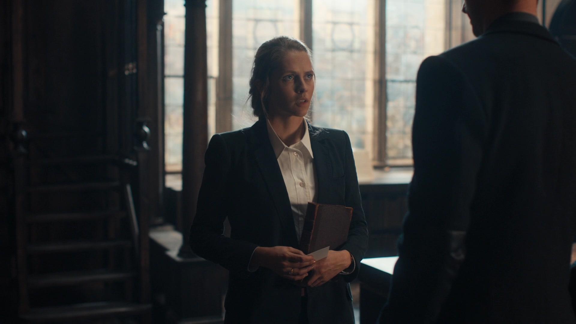 A_Discovery_of_Witches_S01E01_1080p_ATP_3825.jpg A_Discovery_of_Witches_S01E01_1080p_ATP_3825.jpg
