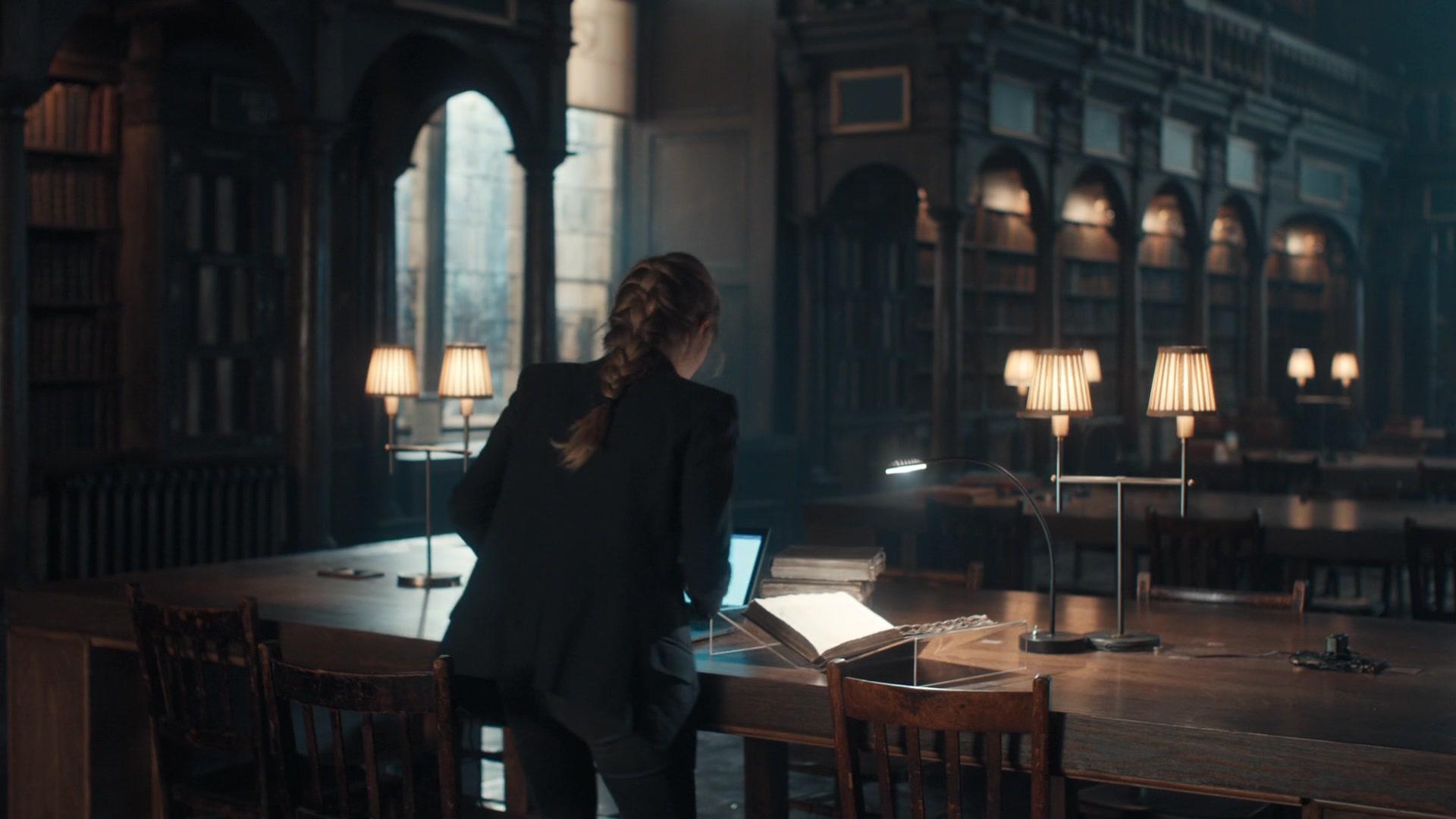 A_Discovery_of_Witches_S01E01_1080p_ATP_3872.jpg