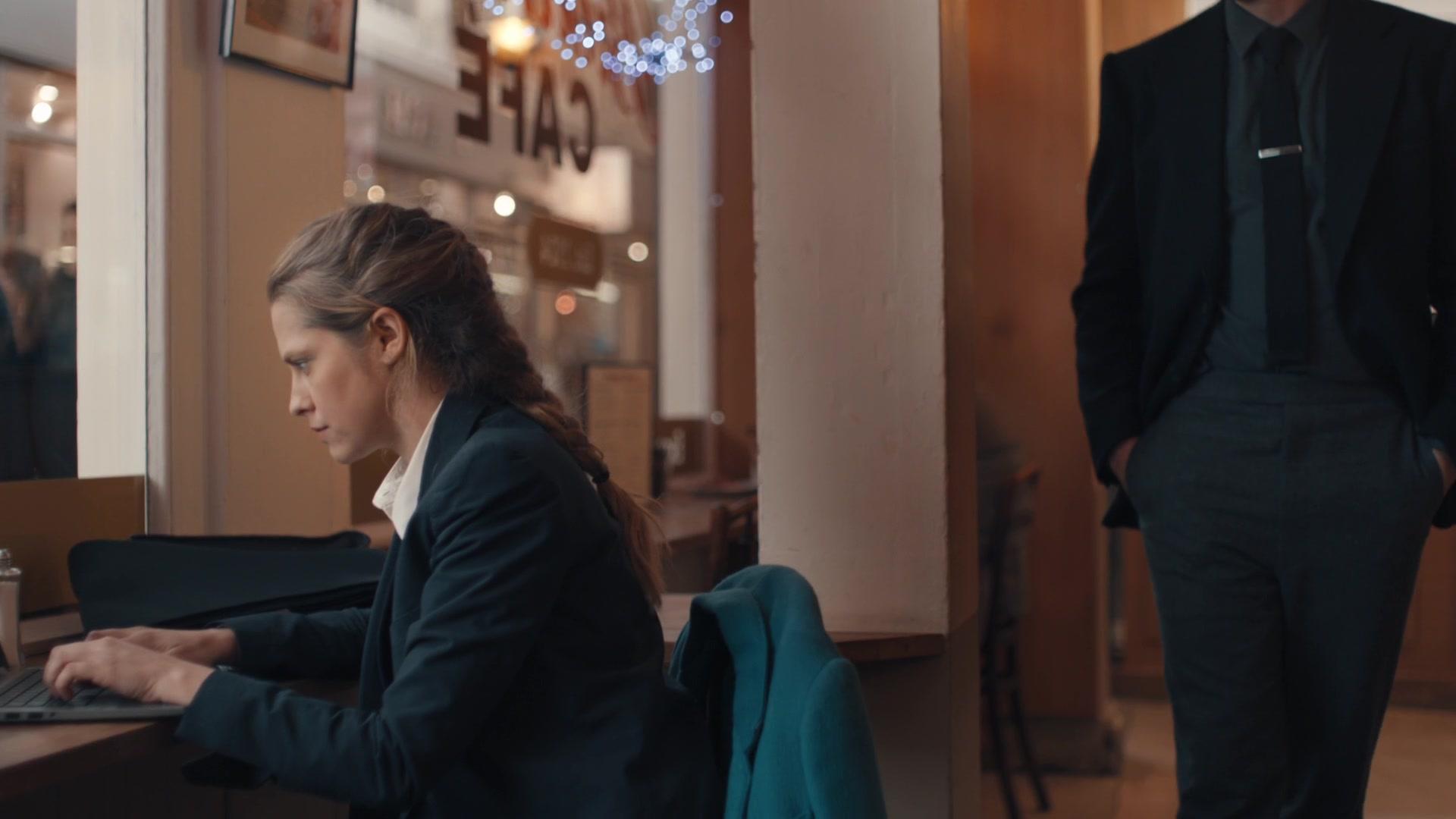 A_Discovery_of_Witches_S01E01_1080p_ATP_4113.jpg