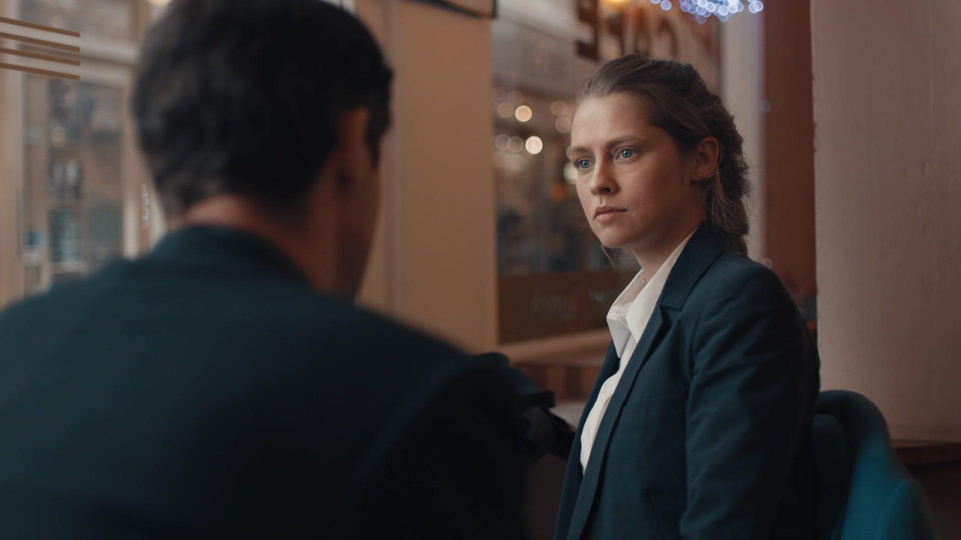 A_Discovery_of_Witches_S01E01_1080p_ATP_4224.jpg A_Discovery_of_Witches_S01E01_1080p_ATP_4224.jpg