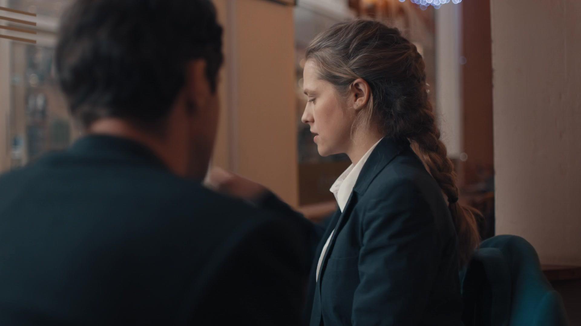 A_Discovery_of_Witches_S01E01_1080p_ATP_4275.jpg