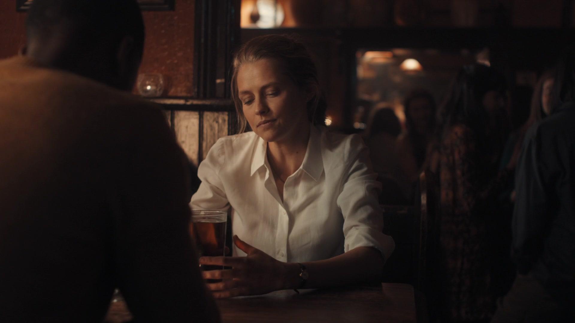 A_Discovery_of_Witches_S01E01_1080p_ATP_4575.jpg