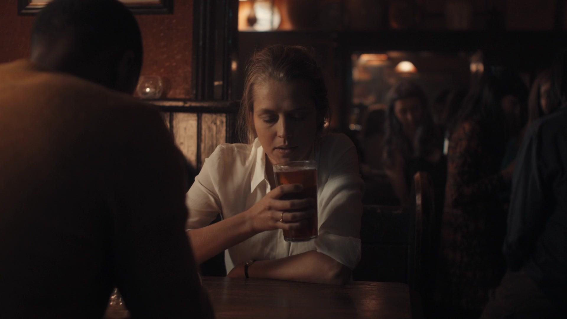 A_Discovery_of_Witches_S01E01_1080p_ATP_4583.jpg