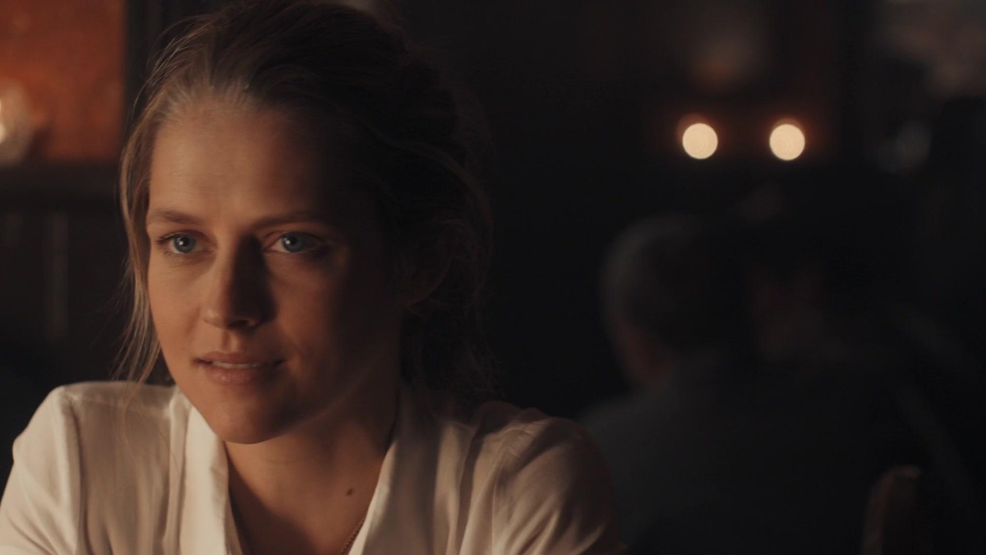 A_Discovery_of_Witches_S01E01_1080p_ATP_4668.jpg