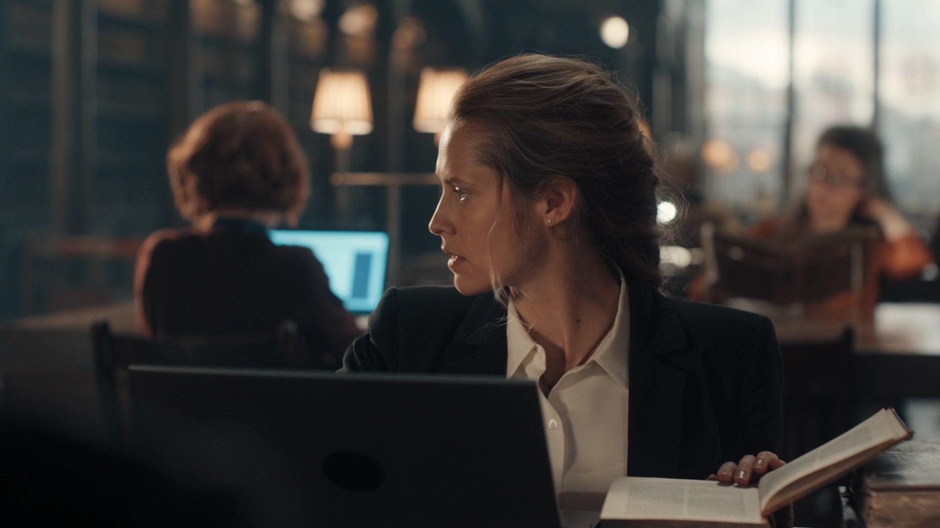 A_Discovery_of_Witches_S01E01_1080p_ATP_5312.jpg