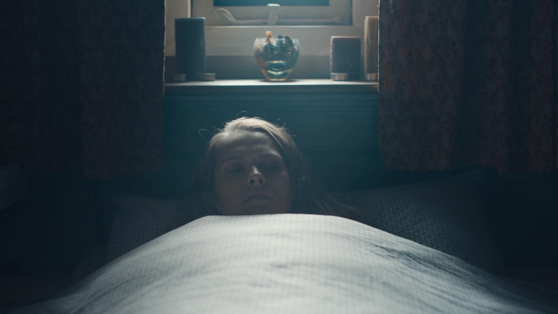A_Discovery_of_Witches_S01E02_1080p_ATP_0725.jpg A_Discovery_of_Witches_S01E02_1080p_ATP_0725.jpg