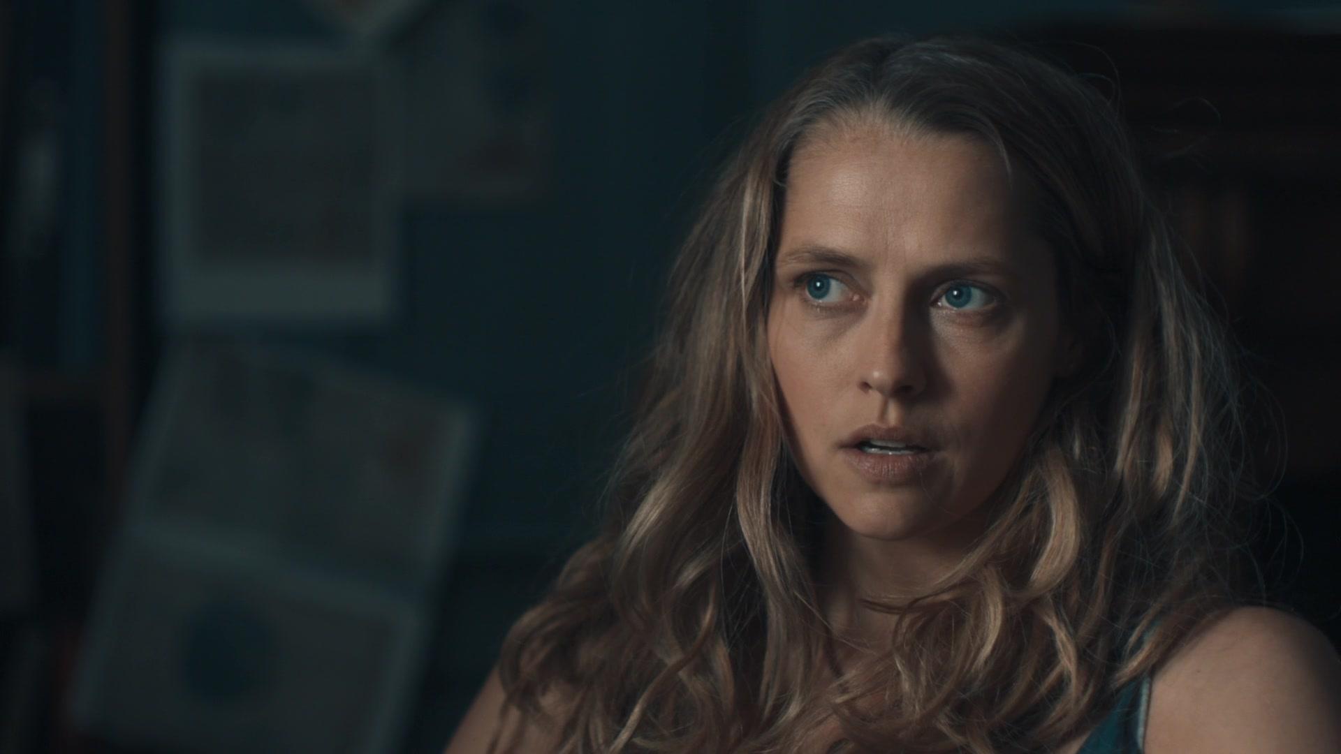 A_Discovery_of_Witches_S01E02_1080p_ATP_0876.jpg A_Discovery_of_Witches_S01E02_1080p_ATP_0876.jpg