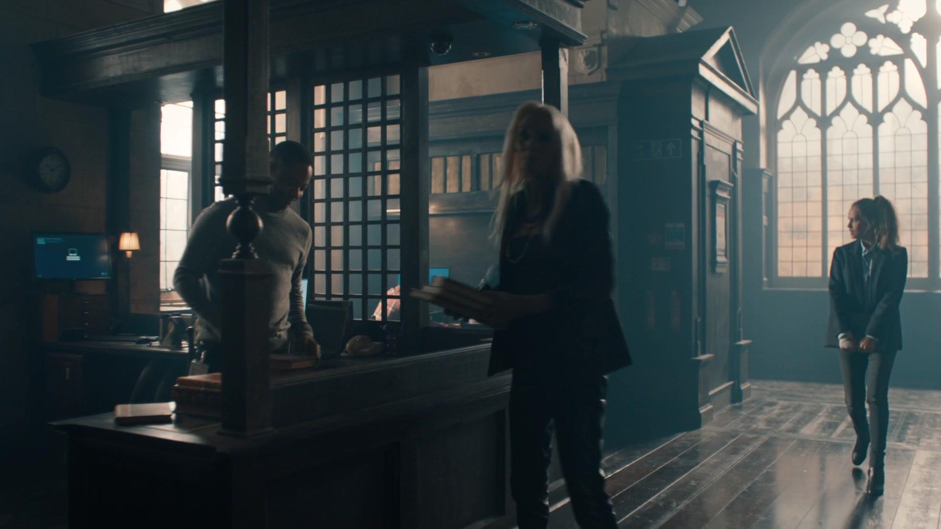 A_Discovery_of_Witches_S01E02_1080p_ATP_1322.jpg A_Discovery_of_Witches_S01E02_1080p_ATP_1322.jpg