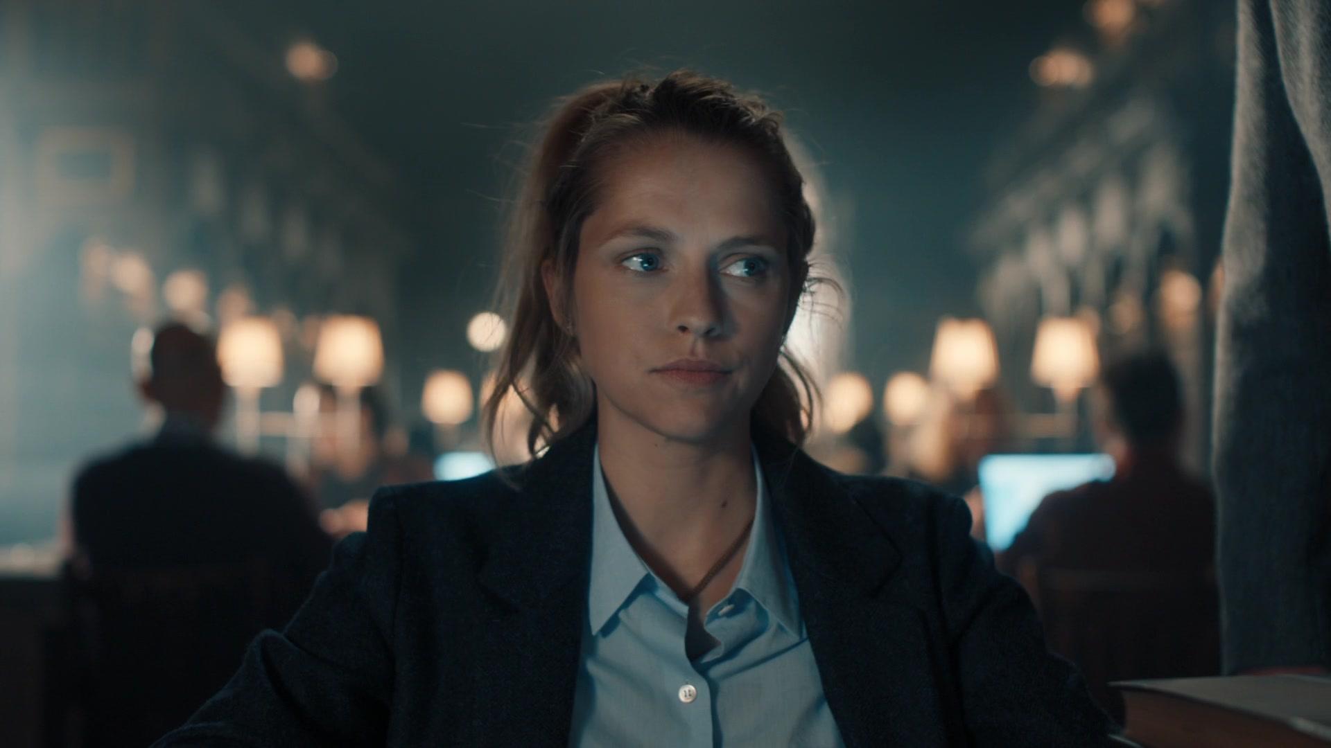 A_Discovery_of_Witches_S01E02_1080p_ATP_1511.jpg A_Discovery_of_Witches_S01E02_1080p_ATP_1511.jpg