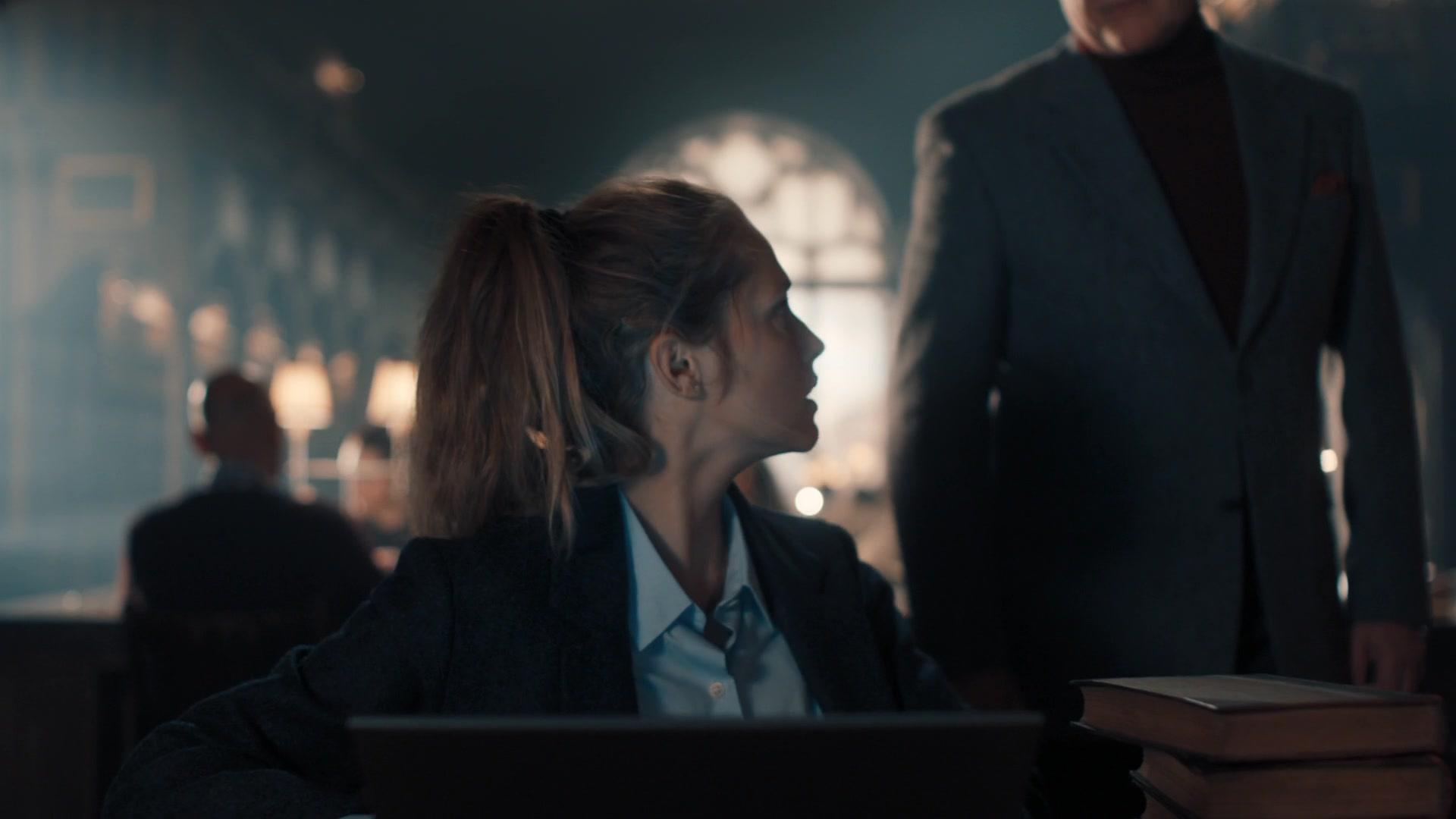 A_Discovery_of_Witches_S01E02_1080p_ATP_1680.jpg
