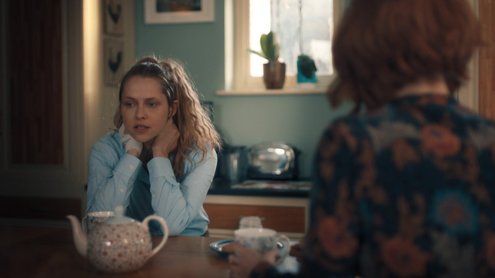 A_Discovery_of_Witches_S01E02_1080p_ATP_2472.jpg A_Discovery_of_Witches_S01E02_1080p_ATP_2472.jpg