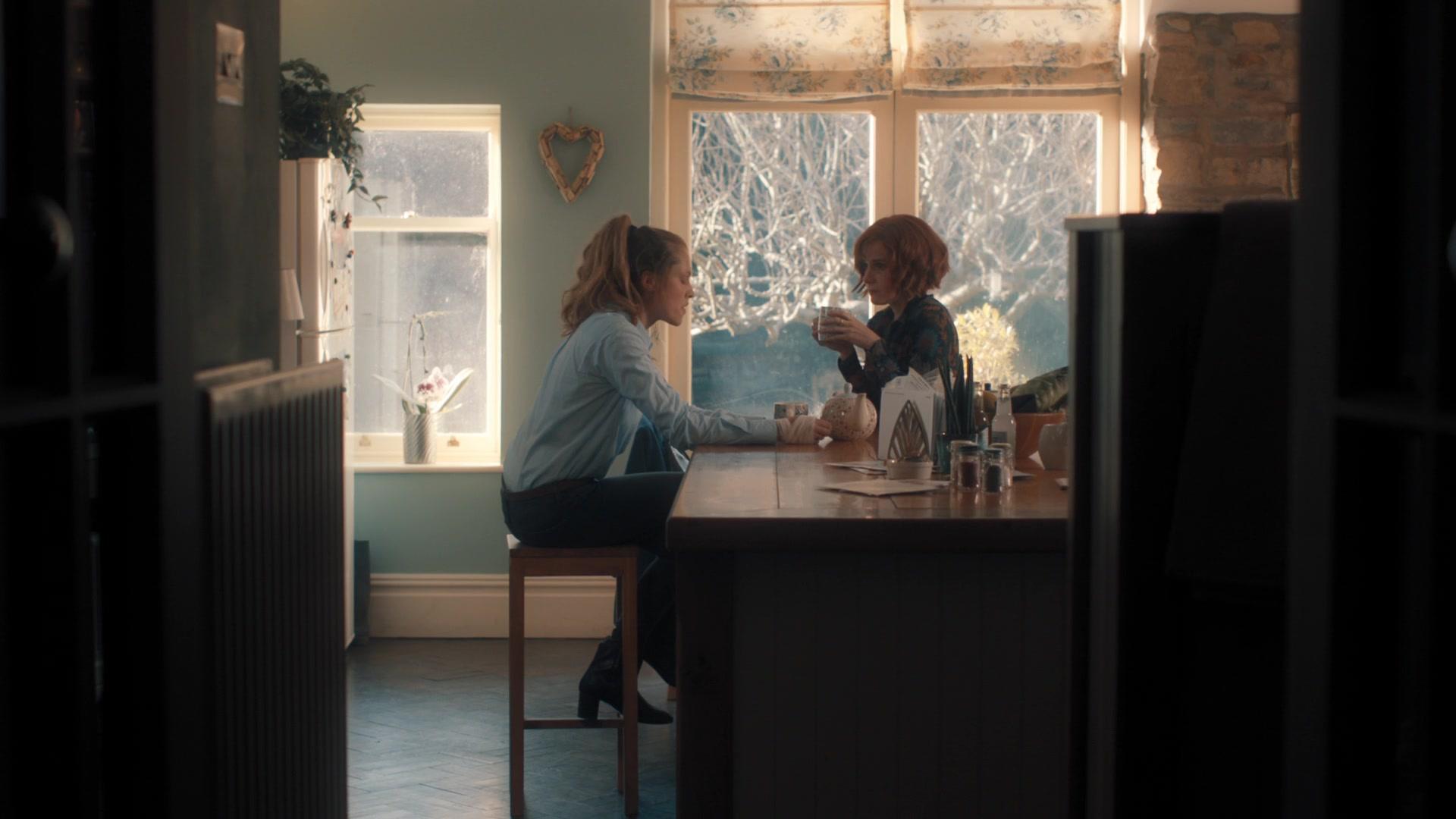 A_Discovery_of_Witches_S01E02_1080p_ATP_2555.jpg A_Discovery_of_Witches_S01E02_1080p_ATP_2555.jpg