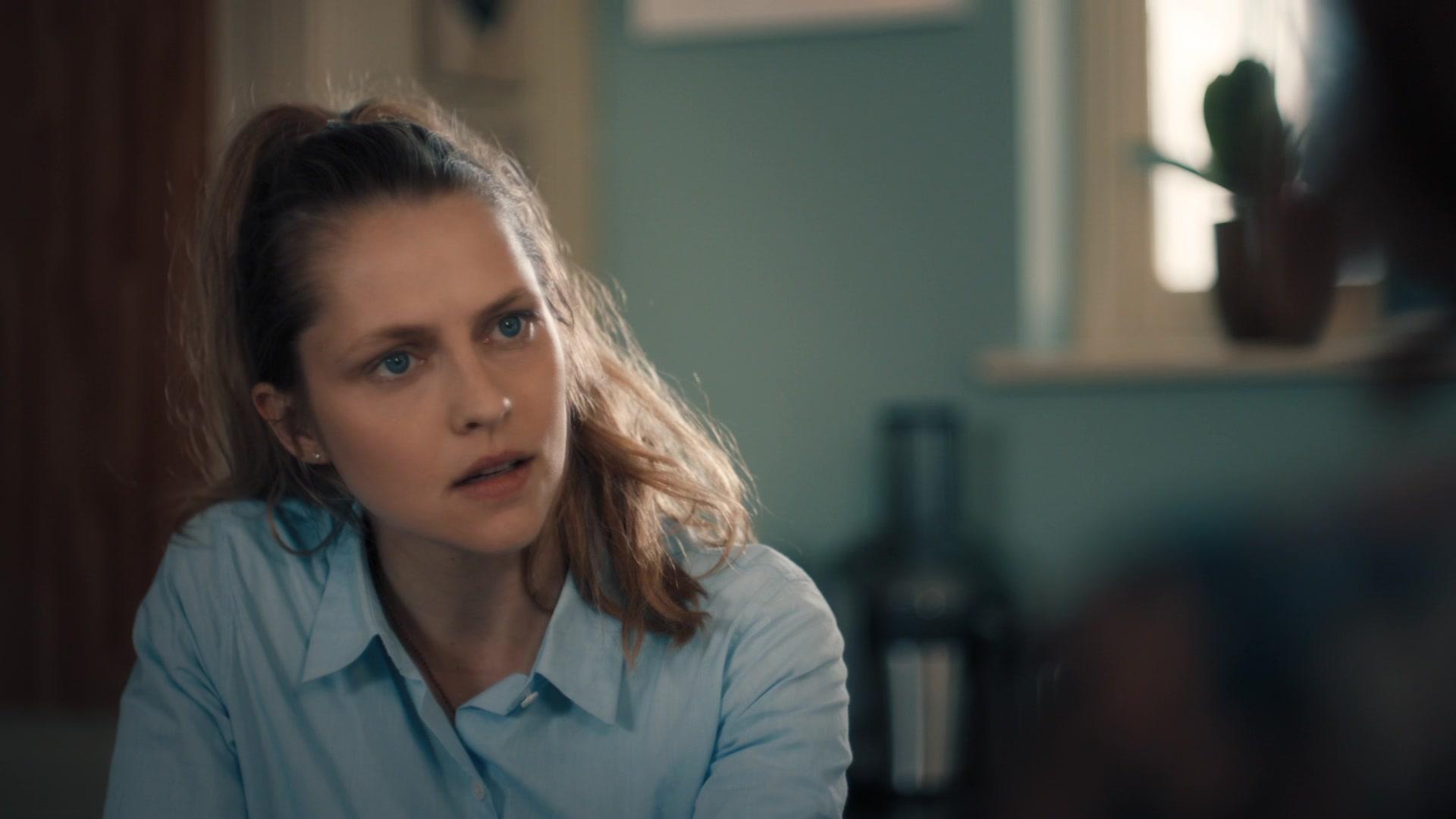 A_Discovery_of_Witches_S01E02_1080p_ATP_2601.jpg A_Discovery_of_Witches_S01E02_1080p_ATP_2601.jpg