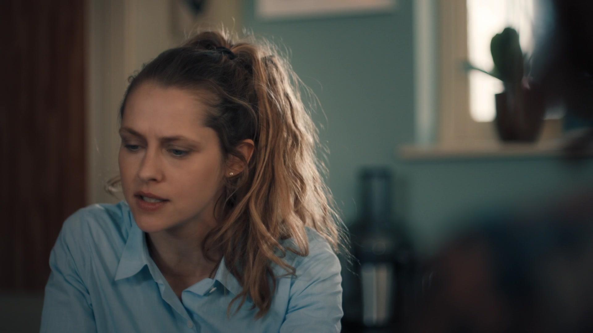 A_Discovery_of_Witches_S01E02_1080p_ATP_2612.jpg A_Discovery_of_Witches_S01E02_1080p_ATP_2612.jpg