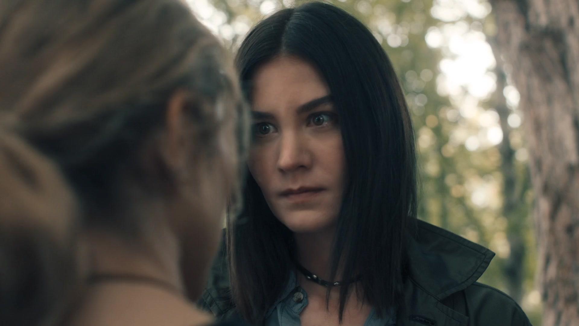 A_Discovery_of_Witches_S01E02_1080p_ATP_3033.jpg A_Discovery_of_Witches_S01E02_1080p_ATP_3033.jpg