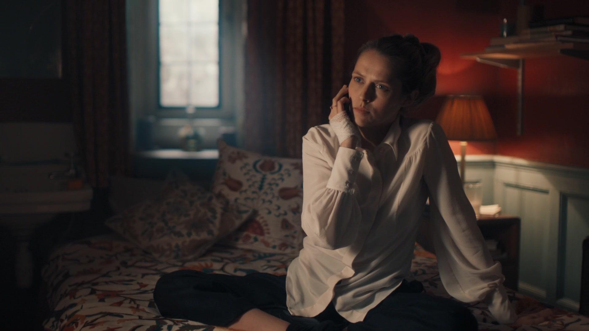 A_Discovery_of_Witches_S01E02_1080p_ATP_3138.jpg A_Discovery_of_Witches_S01E02_1080p_ATP_3138.jpg