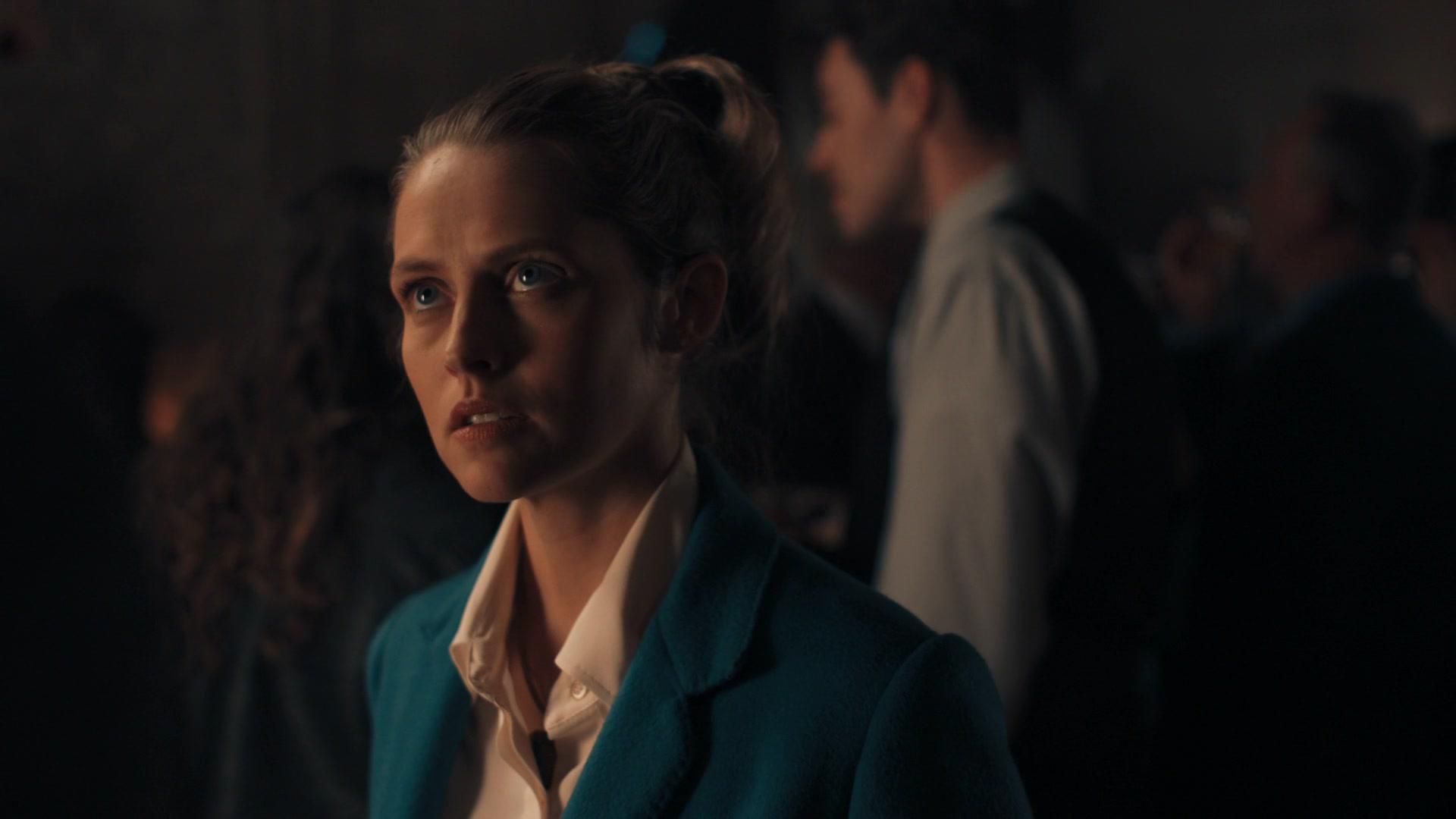 A_Discovery_of_Witches_S01E02_1080p_ATP_3978.jpg A_Discovery_of_Witches_S01E02_1080p_ATP_3978.jpg