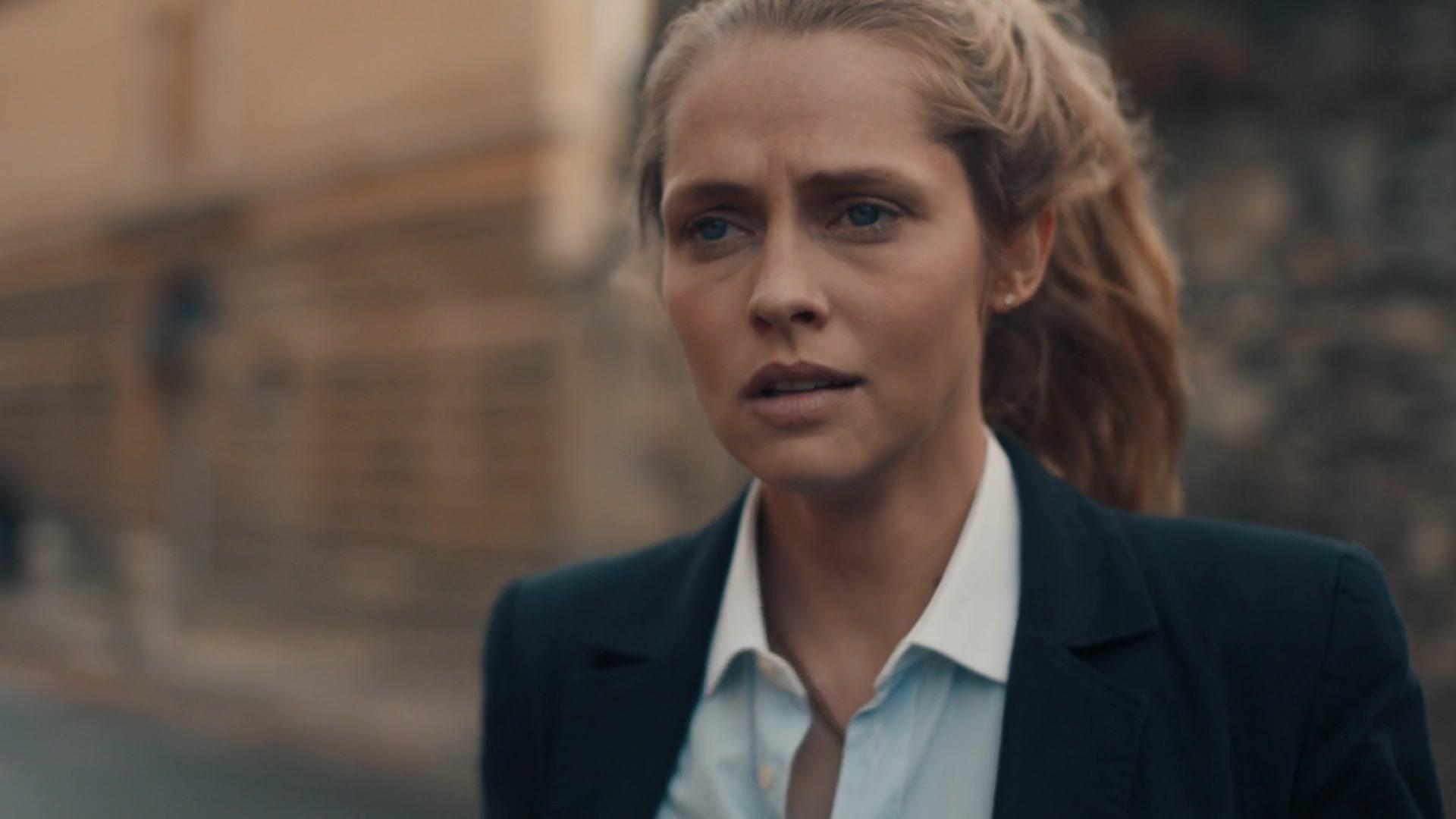 A_Discovery_of_Witches_S01E02_1080p_ATP_4493.jpg A_Discovery_of_Witches_S01E02_1080p_ATP_4493.jpg