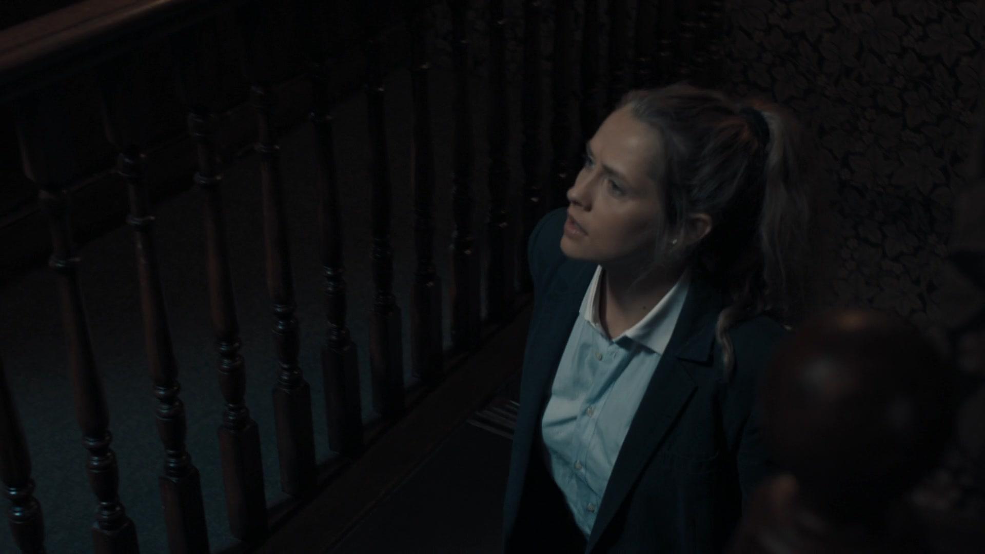 A_Discovery_of_Witches_S01E02_1080p_ATP_4651.jpg A_Discovery_of_Witches_S01E02_1080p_ATP_4651.jpg