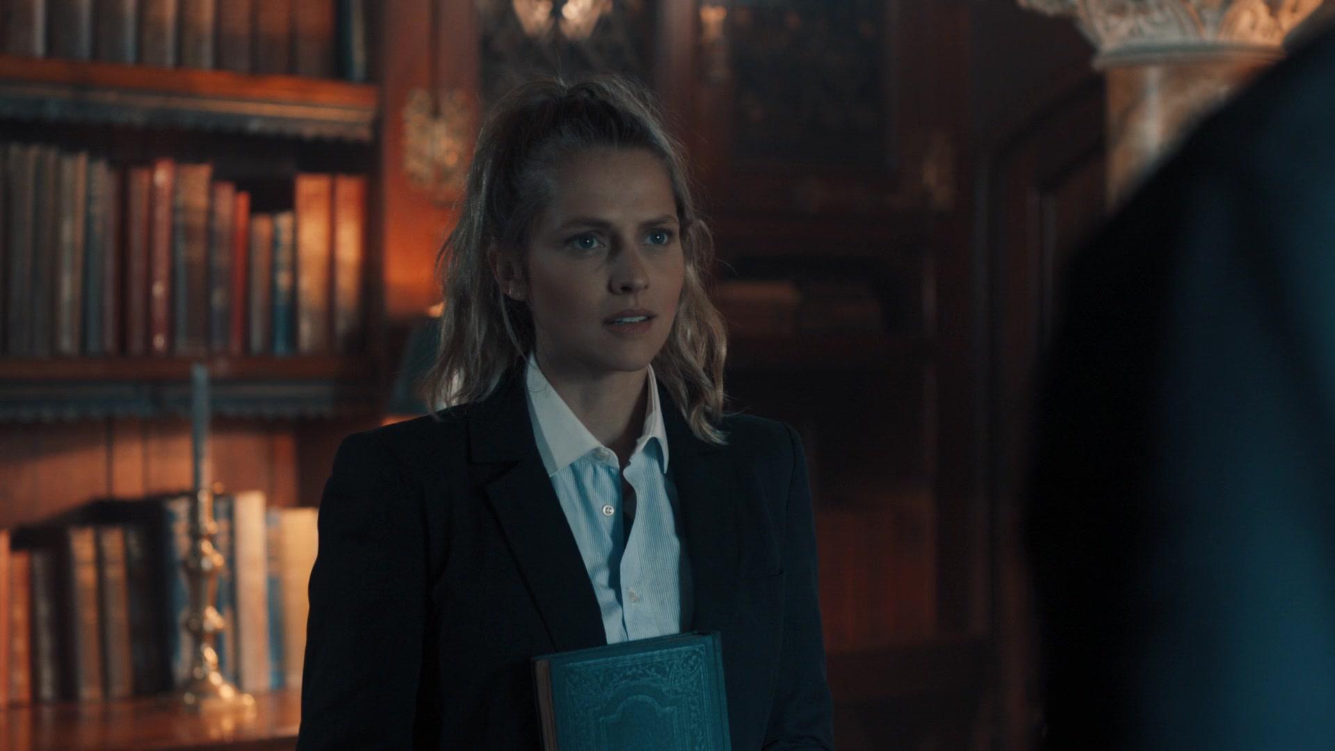 A_Discovery_of_Witches_S01E02_1080p_ATP_5159.jpg A_Discovery_of_Witches_S01E02_1080p_ATP_5159.jpg