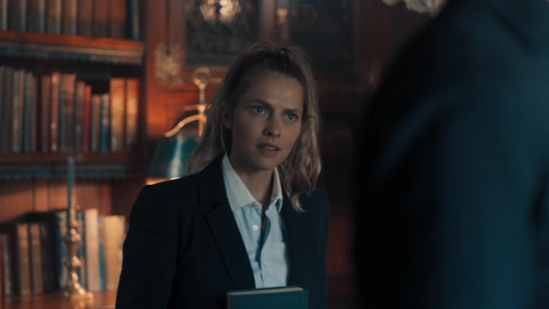 A_Discovery_of_Witches_S01E02_1080p_ATP_5194.jpg A_Discovery_of_Witches_S01E02_1080p_ATP_5194.jpg