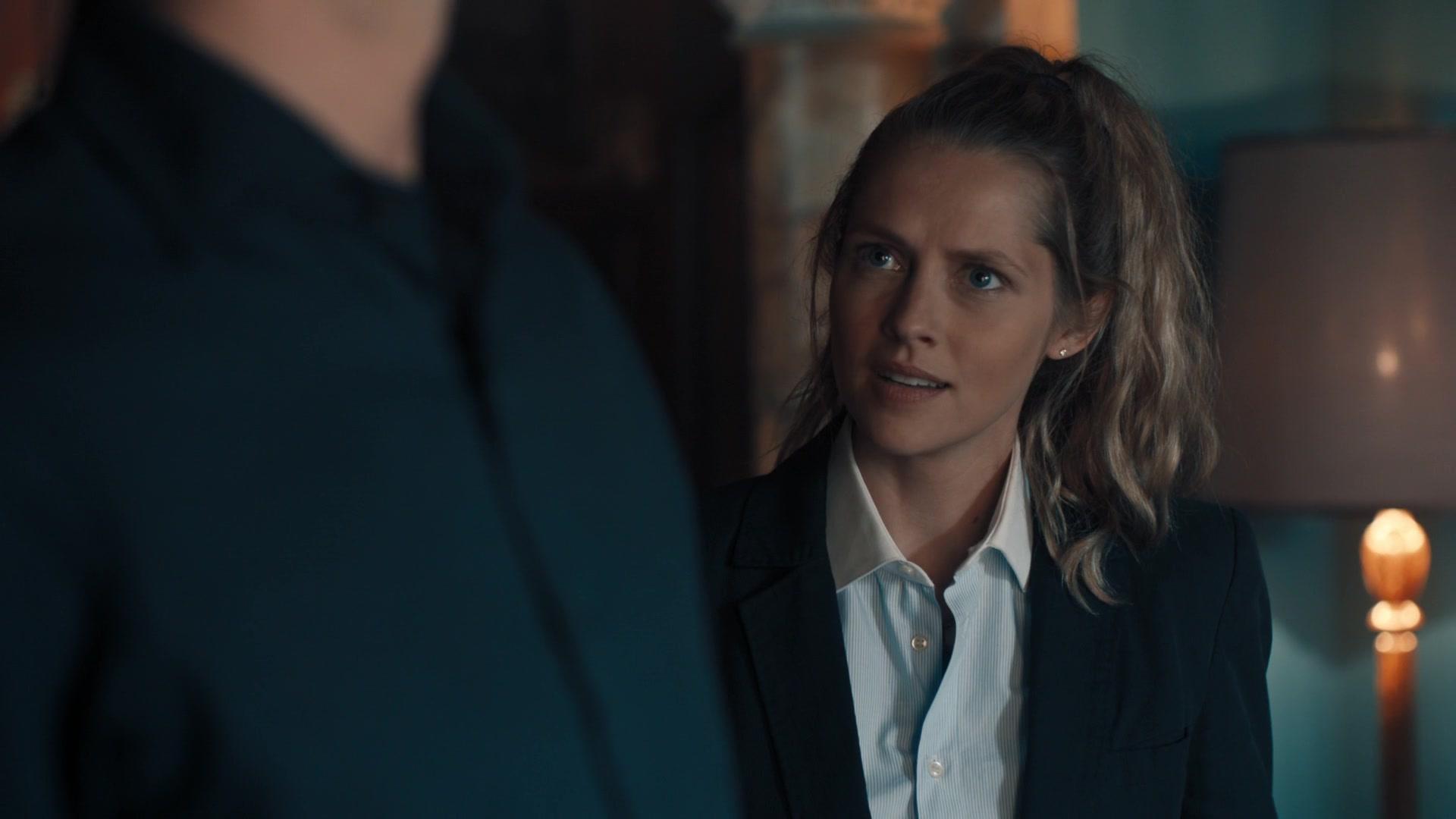 A_Discovery_of_Witches_S01E02_1080p_ATP_5205.jpg A_Discovery_of_Witches_S01E02_1080p_ATP_5205.jpg