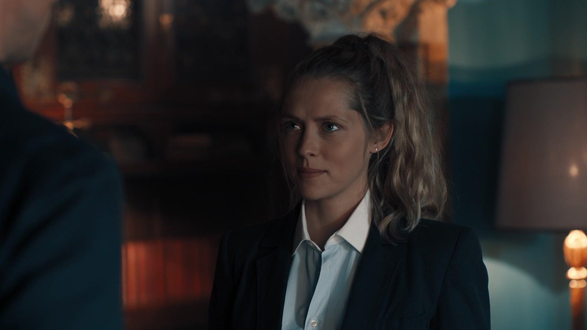A_Discovery_of_Witches_S01E02_1080p_ATP_5259.jpg A_Discovery_of_Witches_S01E02_1080p_ATP_5259.jpg
