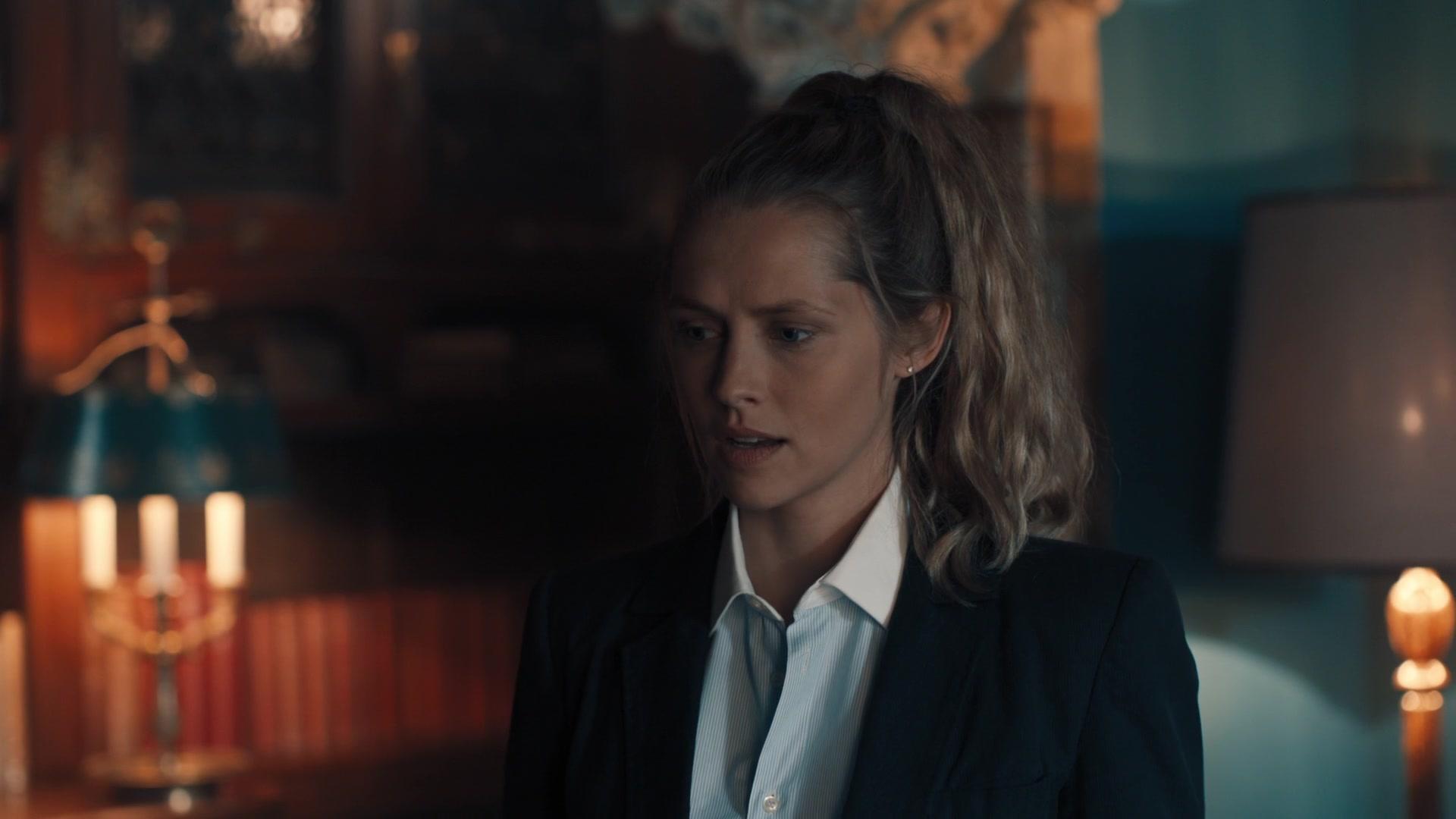 A_Discovery_of_Witches_S01E02_1080p_ATP_5265.jpg A_Discovery_of_Witches_S01E02_1080p_ATP_5265.jpg