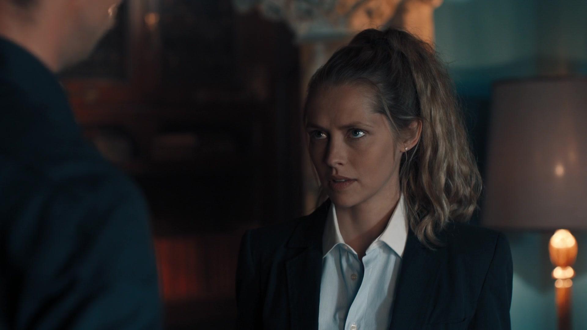 A_Discovery_of_Witches_S01E02_1080p_ATP_5274.jpg A_Discovery_of_Witches_S01E02_1080p_ATP_5274.jpg