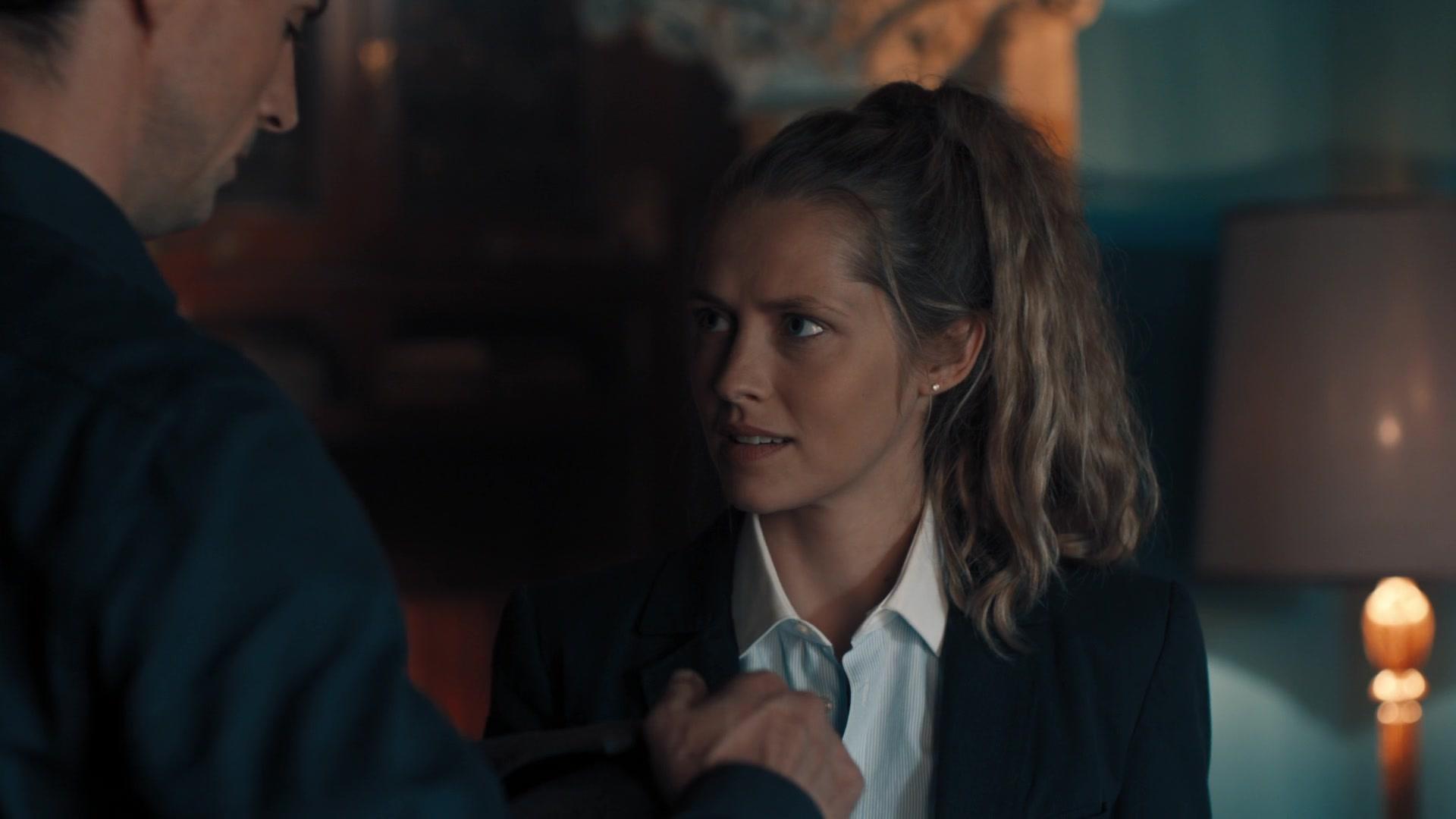 A_Discovery_of_Witches_S01E02_1080p_ATP_5289.jpg A_Discovery_of_Witches_S01E02_1080p_ATP_5289.jpg