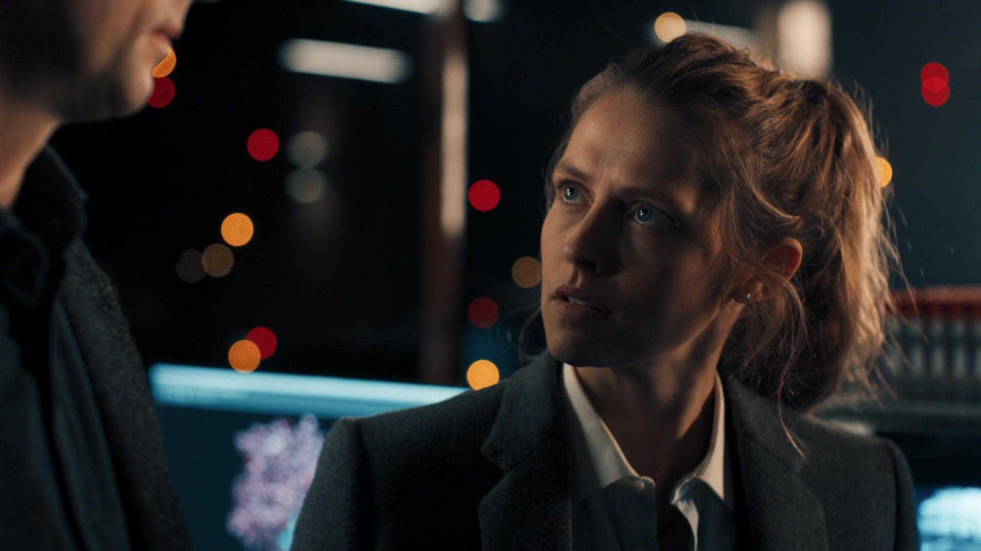 A_Discovery_of_Witches_S01E02_1080p_ATP_5525.jpg A_Discovery_of_Witches_S01E02_1080p_ATP_5525.jpg