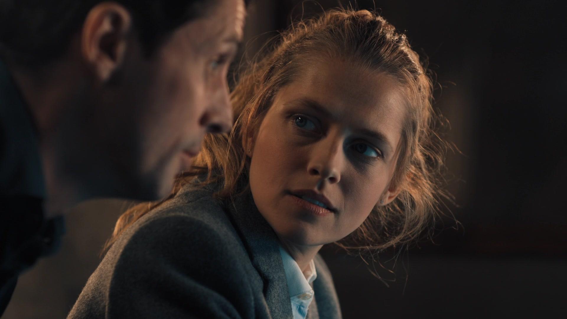 A_Discovery_of_Witches_S01E02_1080p_ATP_5589.jpg A_Discovery_of_Witches_S01E02_1080p_ATP_5589.jpg