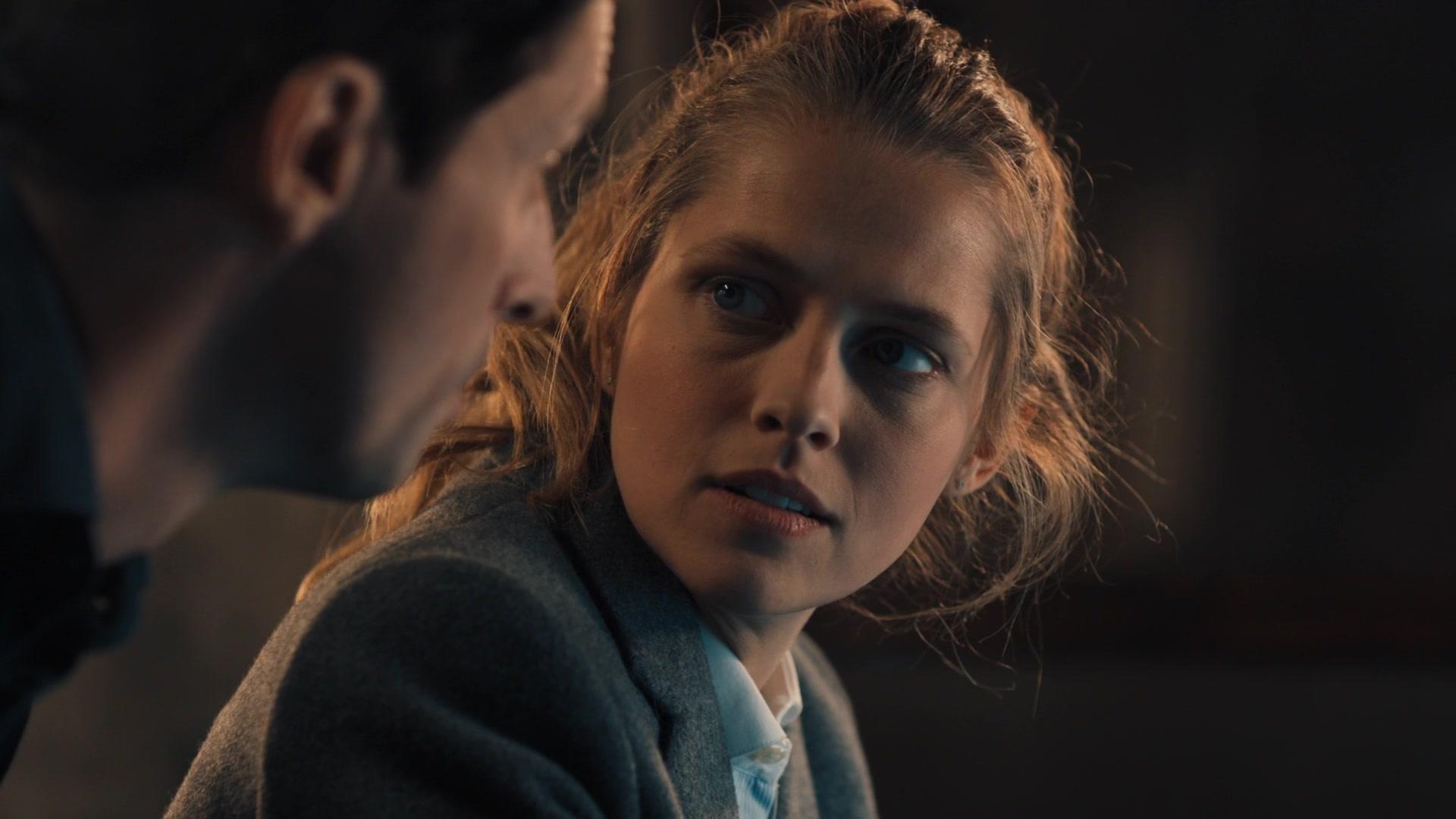 A_Discovery_of_Witches_S01E02_1080p_ATP_5594.jpg A_Discovery_of_Witches_S01E02_1080p_ATP_5594.jpg