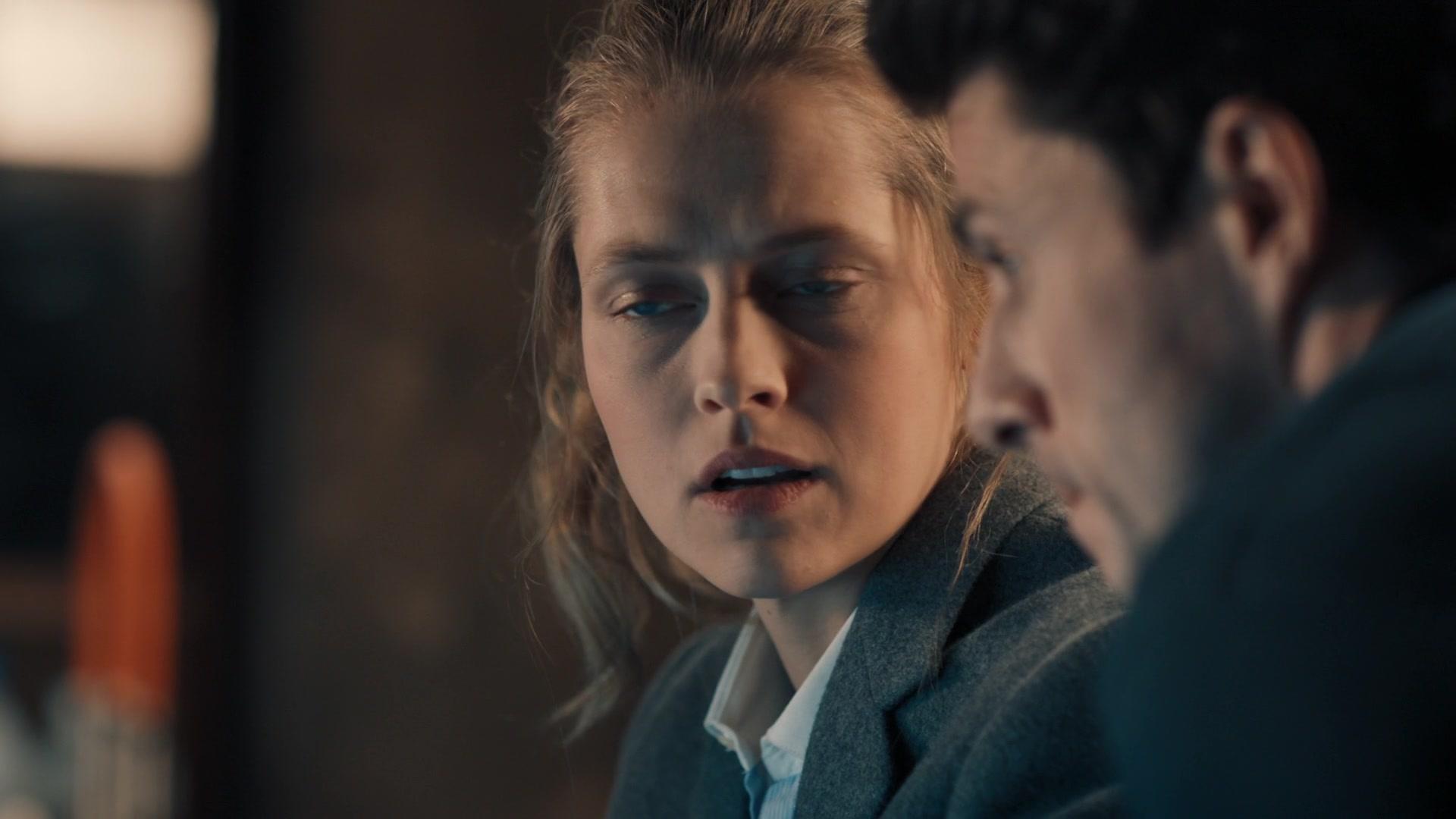 A_Discovery_of_Witches_S01E02_1080p_ATP_5697.jpg A_Discovery_of_Witches_S01E02_1080p_ATP_5697.jpg