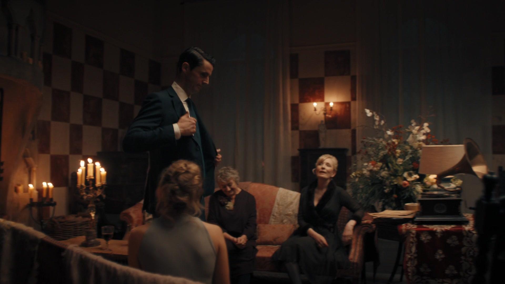 A_Discovery_of_Witches_S01E04_1080p_ATP_4125.jpg