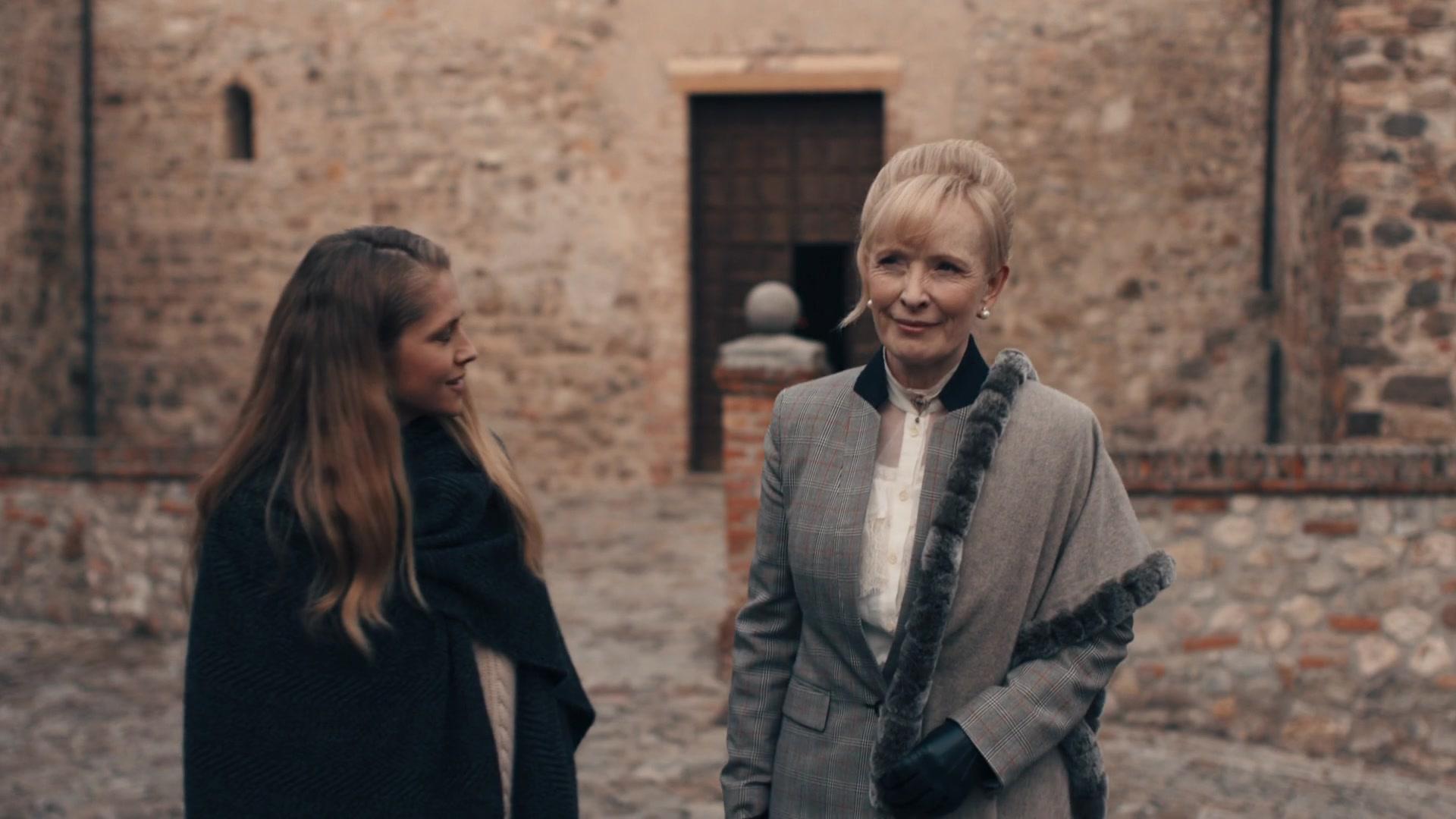 A_Discovery_of_Witches_S01E05_1080p_ATP_2680.jpg A_Discovery_of_Witches_S01E05_1080p_ATP_2680.jpg
